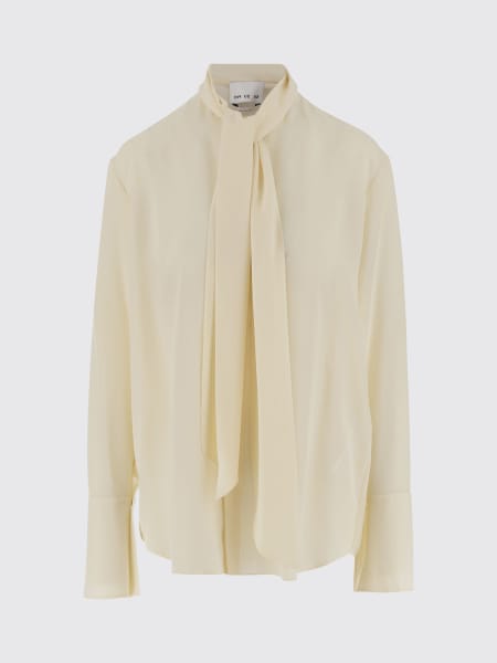 Shorts woman Sa Su Phi