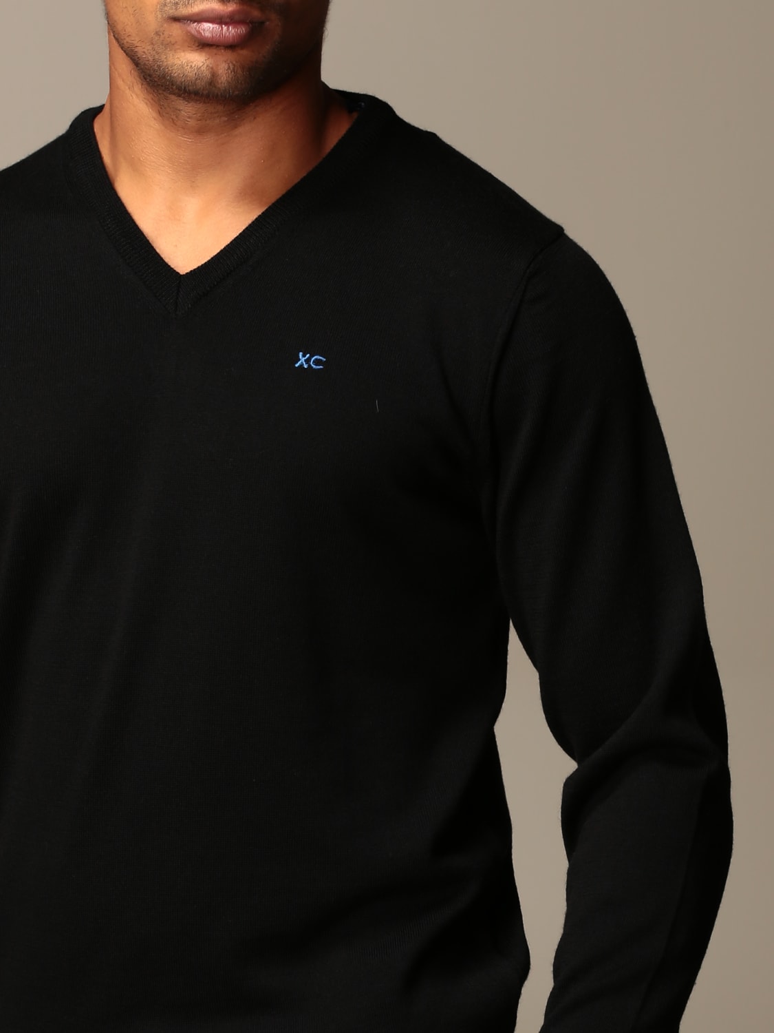 XC SWEATER: XC V-neck sweater in extrafine Merino wool, Black - Img 3