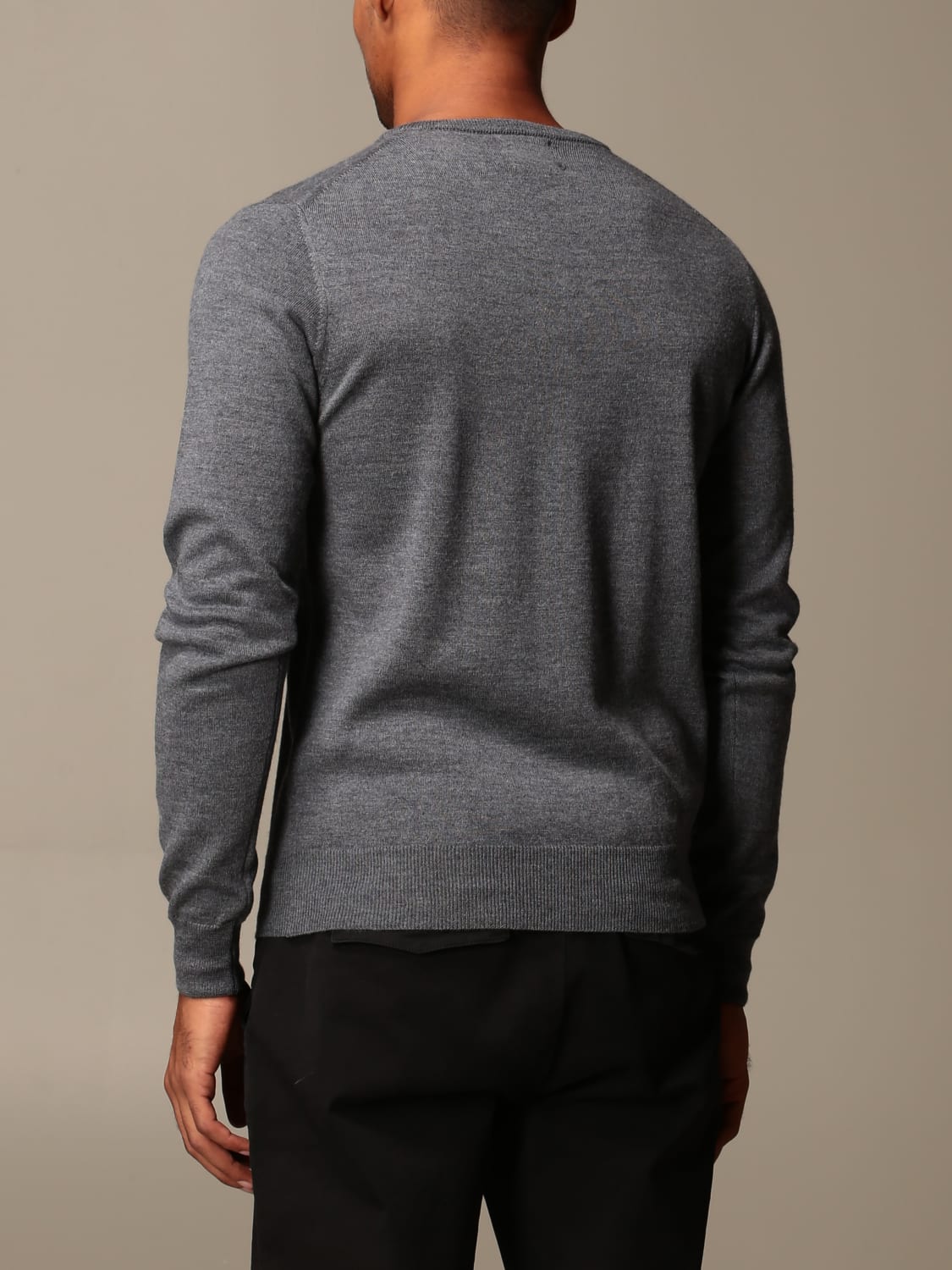 XC SWEATER: XC V-neck sweater in extrafine Merino wool, Charcoal - Img 2