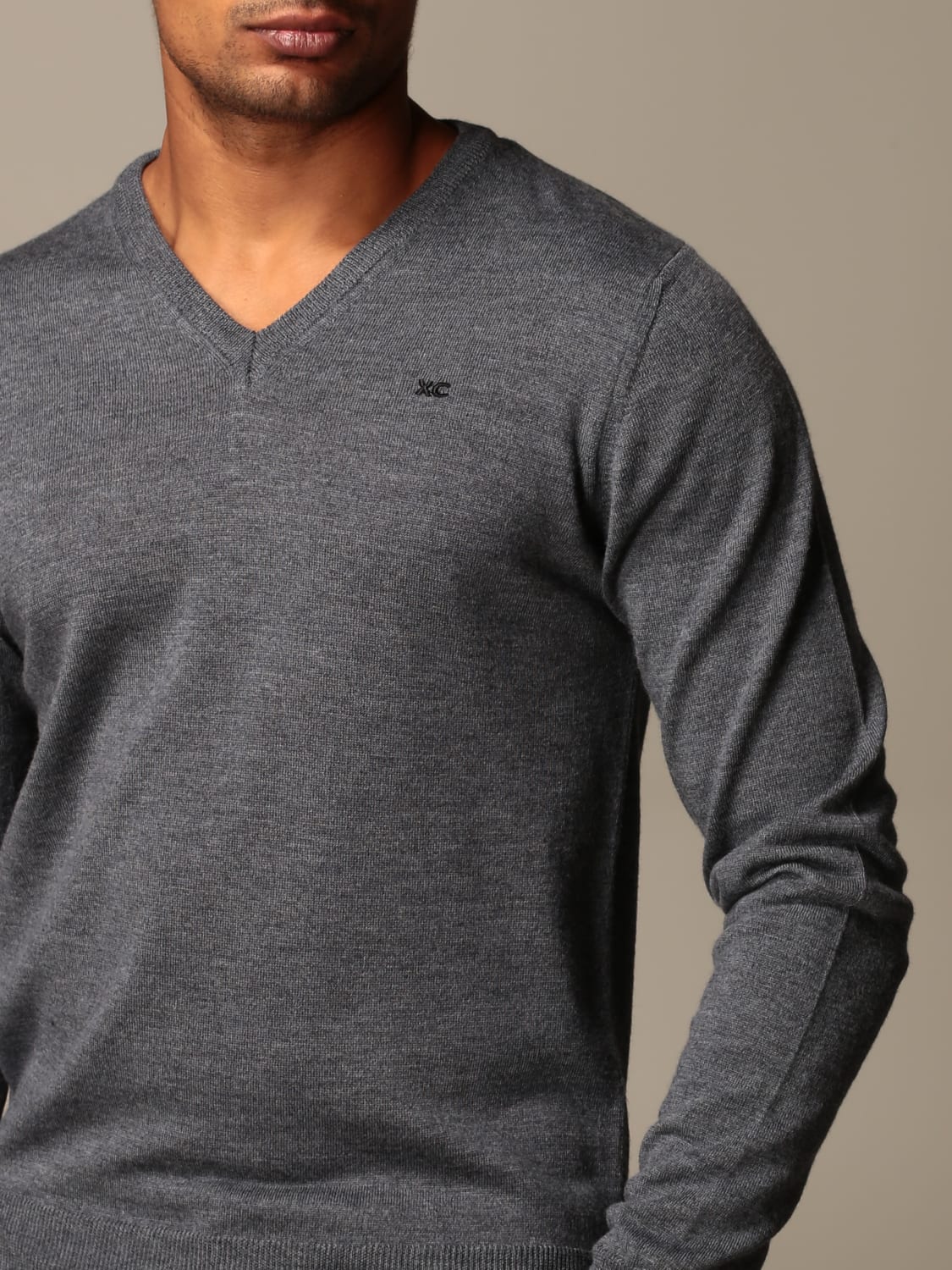 XC SWEATER: XC V-neck sweater in extrafine Merino wool, Charcoal - Img 3