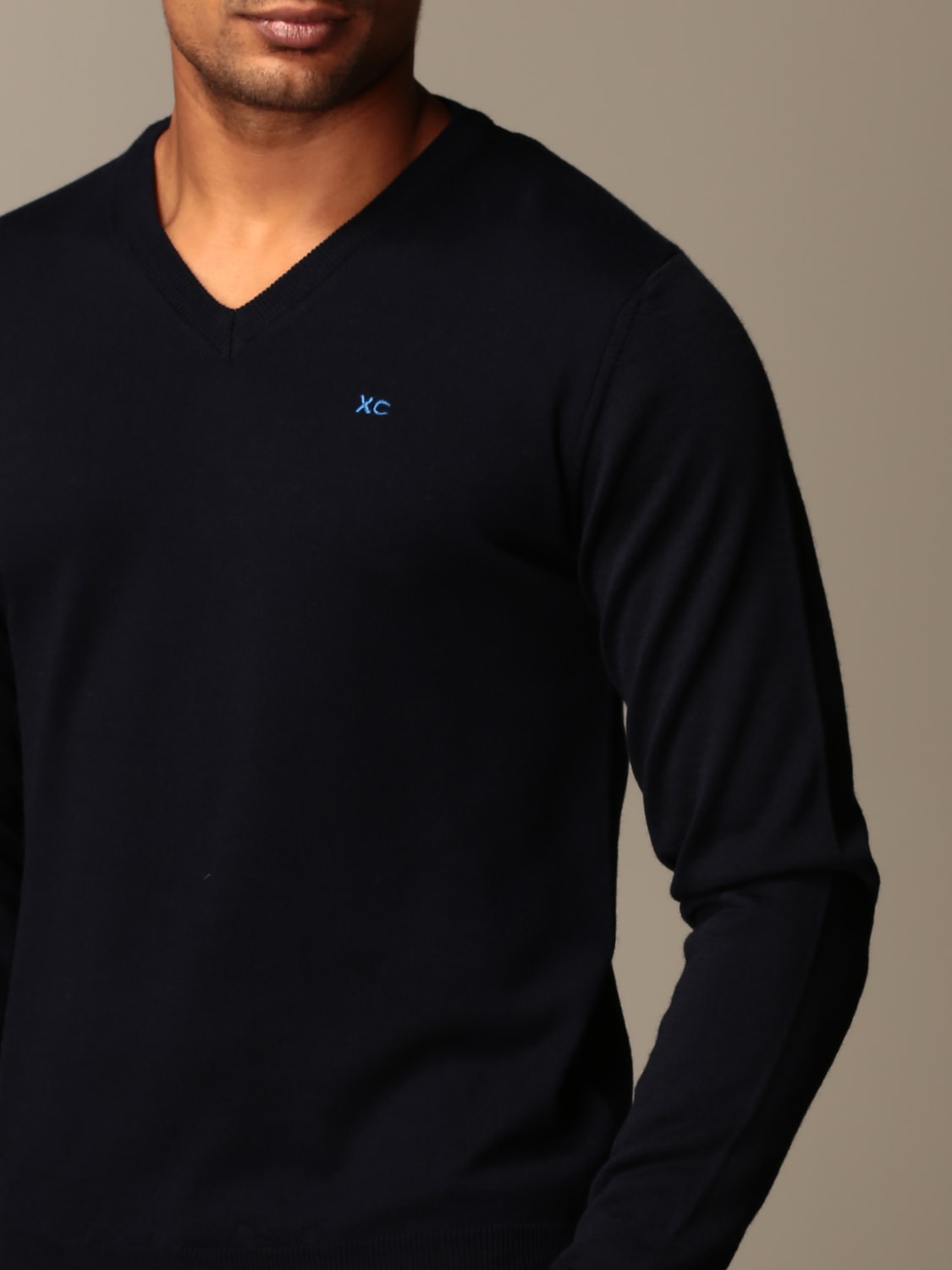 XC SWEATER: XC V-neck sweater in extrafine Merino wool, Navy - Img 3