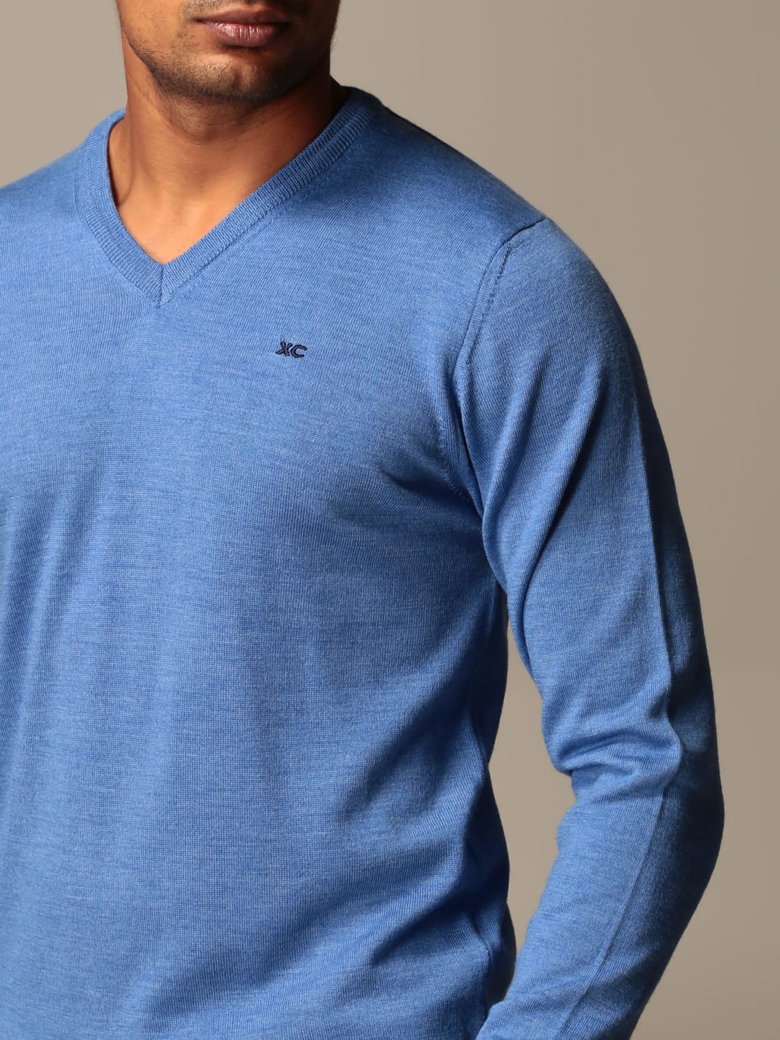 XC SWEATER: XC V-neck sweater in extrafine Merino wool, Royal Blue - Img 3