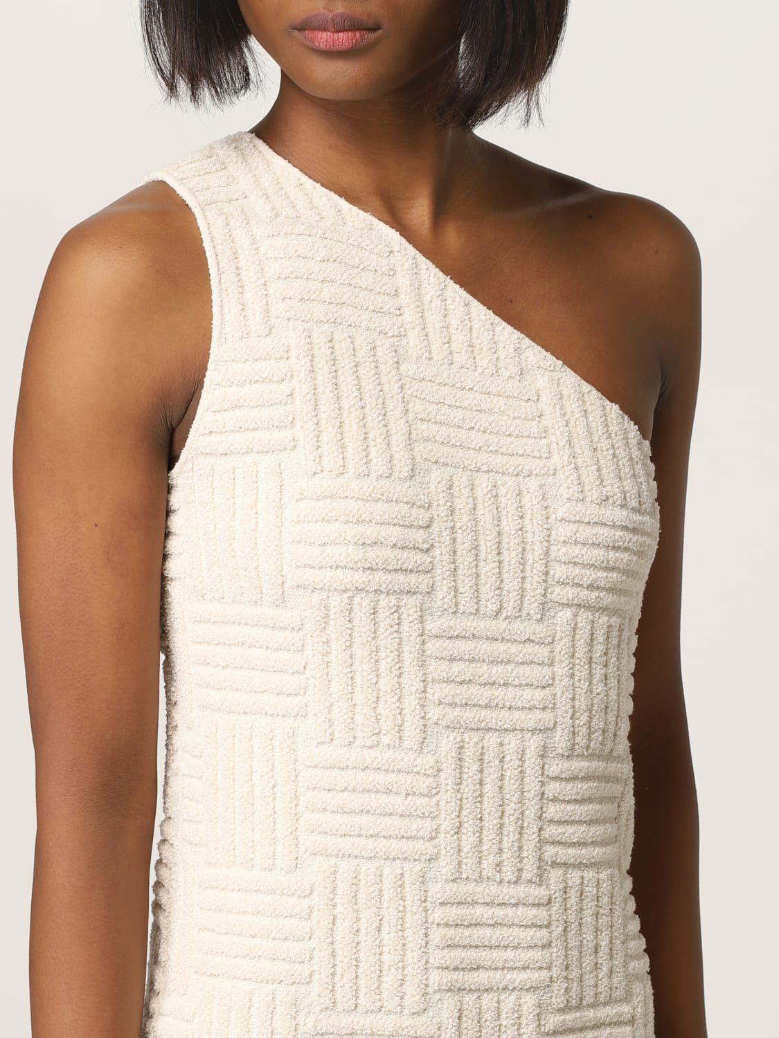 BOTTEGA VENETA DRESS: Bottega Veneta textured one-shoulder dress, Yellow Cream - Img 4