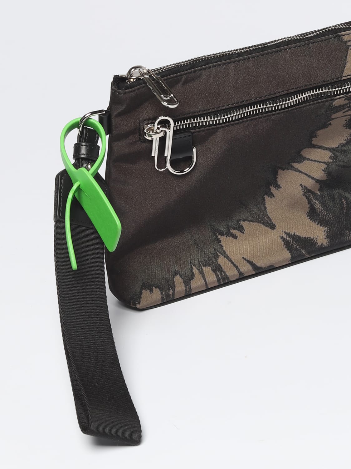 Off White Outlet Pochette in nylon stampato Fantasia Portadocumenti Off White OMNS007S23FAB001 online su GIGLIO.COM