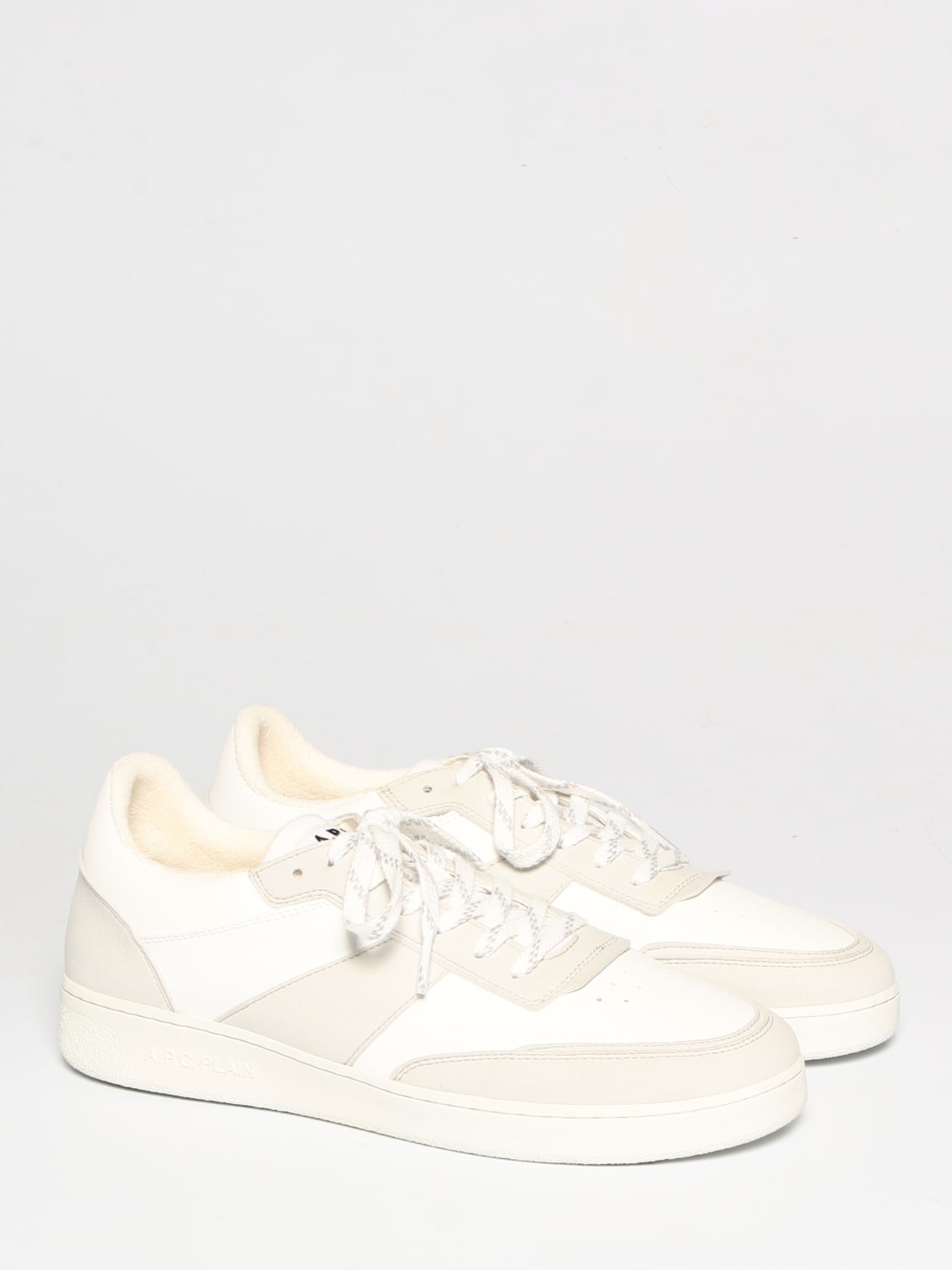 A.P.C. Outlet Baskets homme Blanc Baskets A.P.C. PUABEM56112 en ligne sur GIGLIO.COM