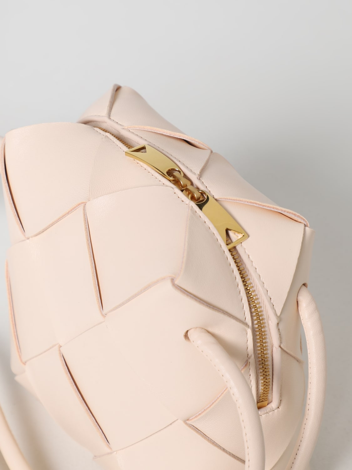 BOTTEGA VENETA MINI BAG: Bottega Veneta Cassette bag in woven leather, Pink - Img 3