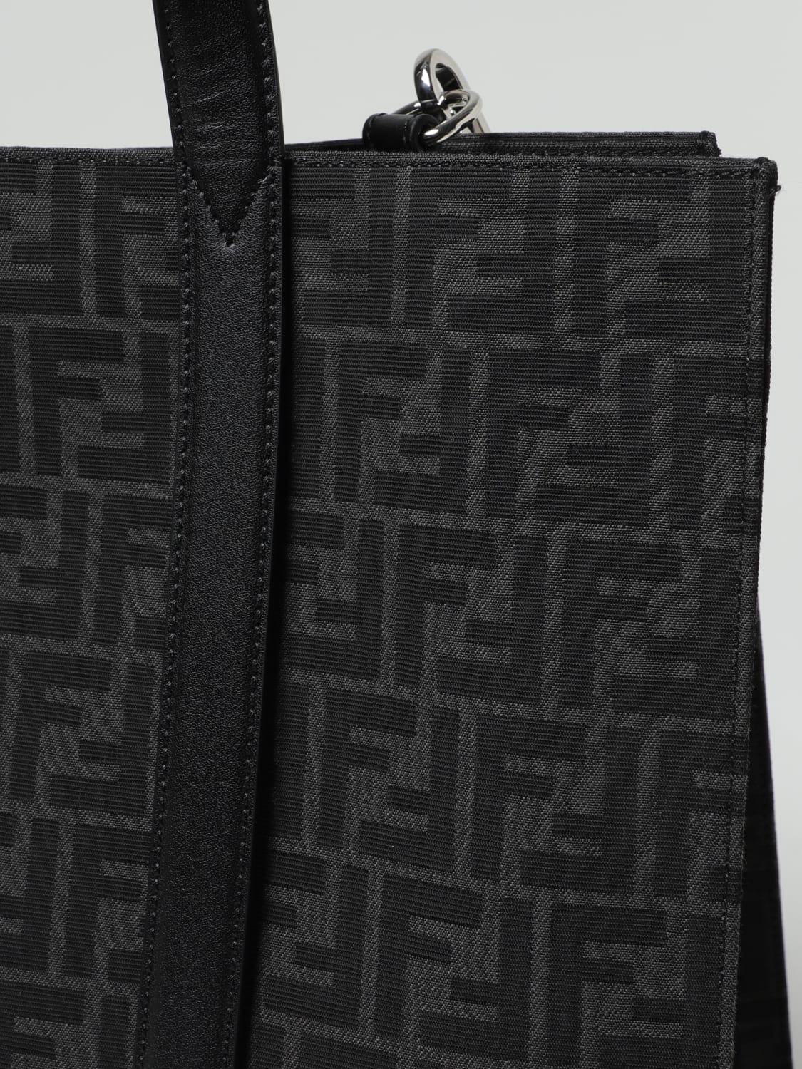 FENDI BORSA A TRACOLLA: Borsa Shopper Fendi in tessuto con monogram FF jacquard, Grigio - Img 3