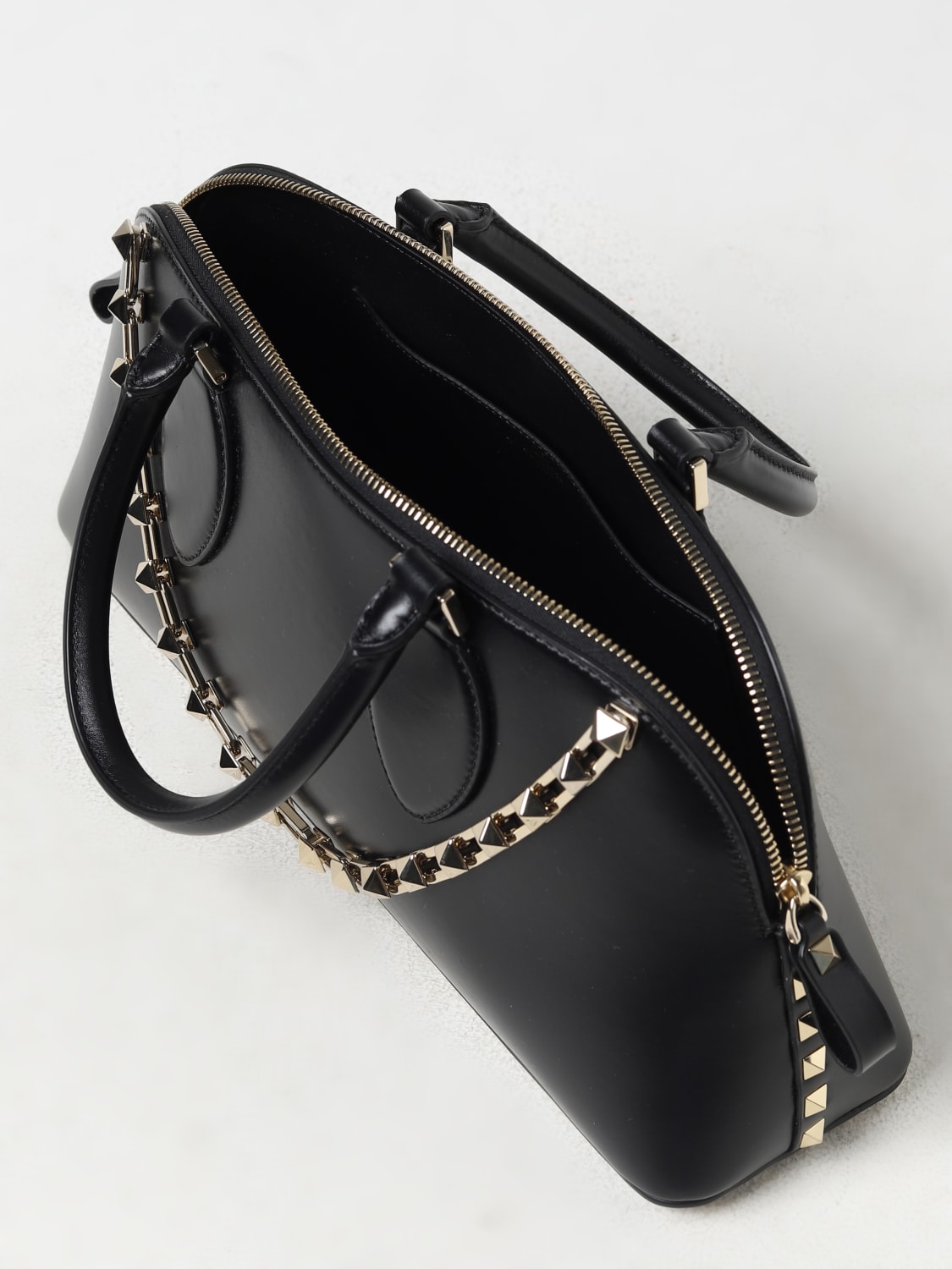 VALENTINO GARAVANI SHOULDER BAG: Valentino Garavani Rockstud bag in leather, Black - Img 5