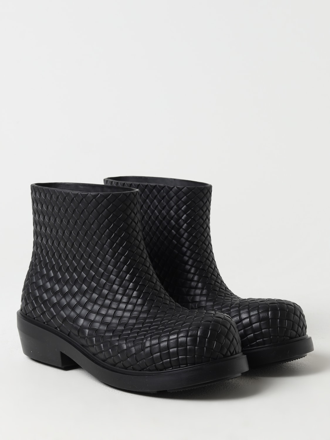 BOTTEGA VENETA BOOTS: Bottega Veneta Fireman ankle boots in woven rubber, Black - Img 2