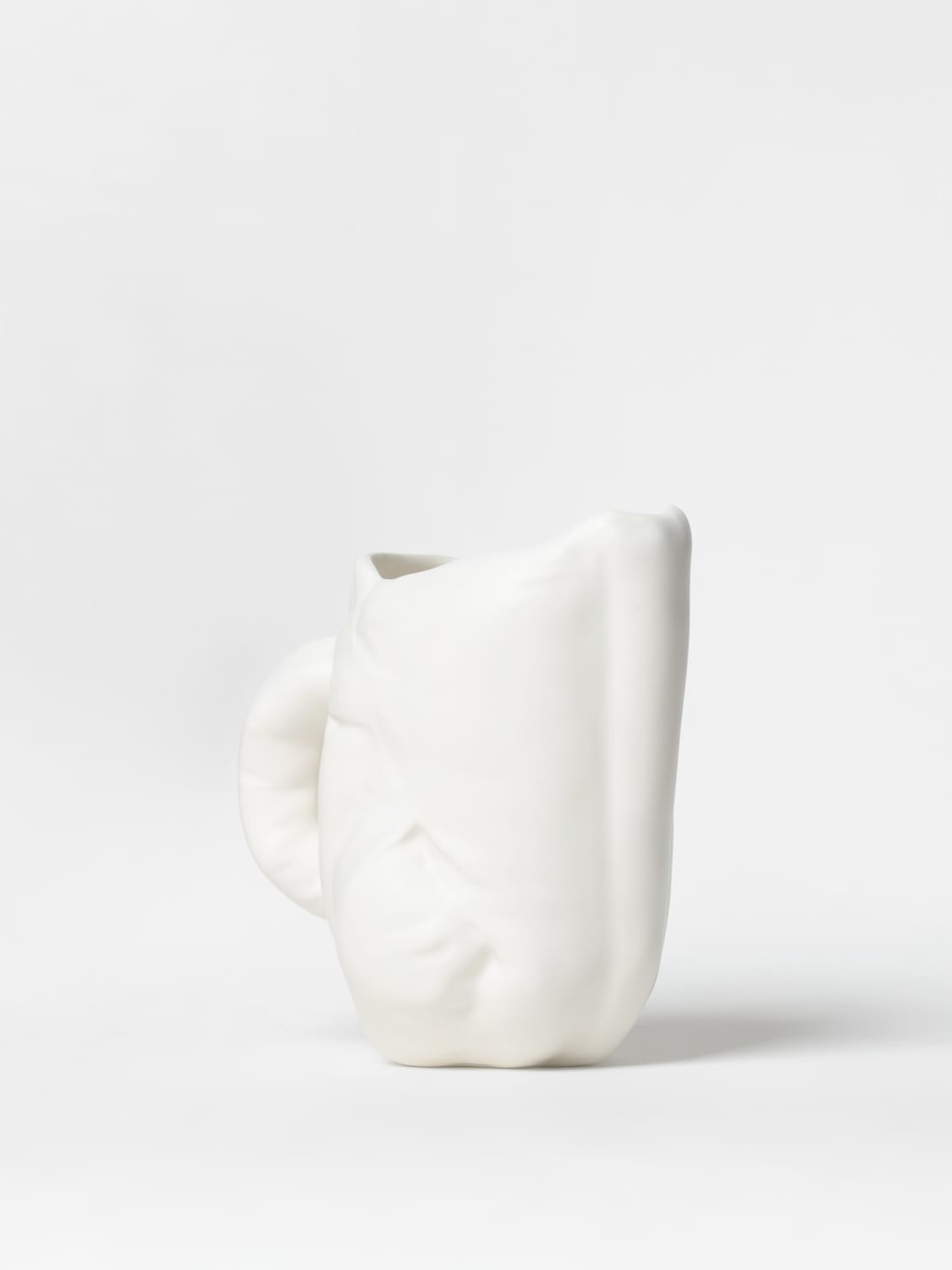 COMPLETEDWORKS BOTTLES AND PITCHERS: Bottles and pitchers lifestyle Completedworks, White - Img 3