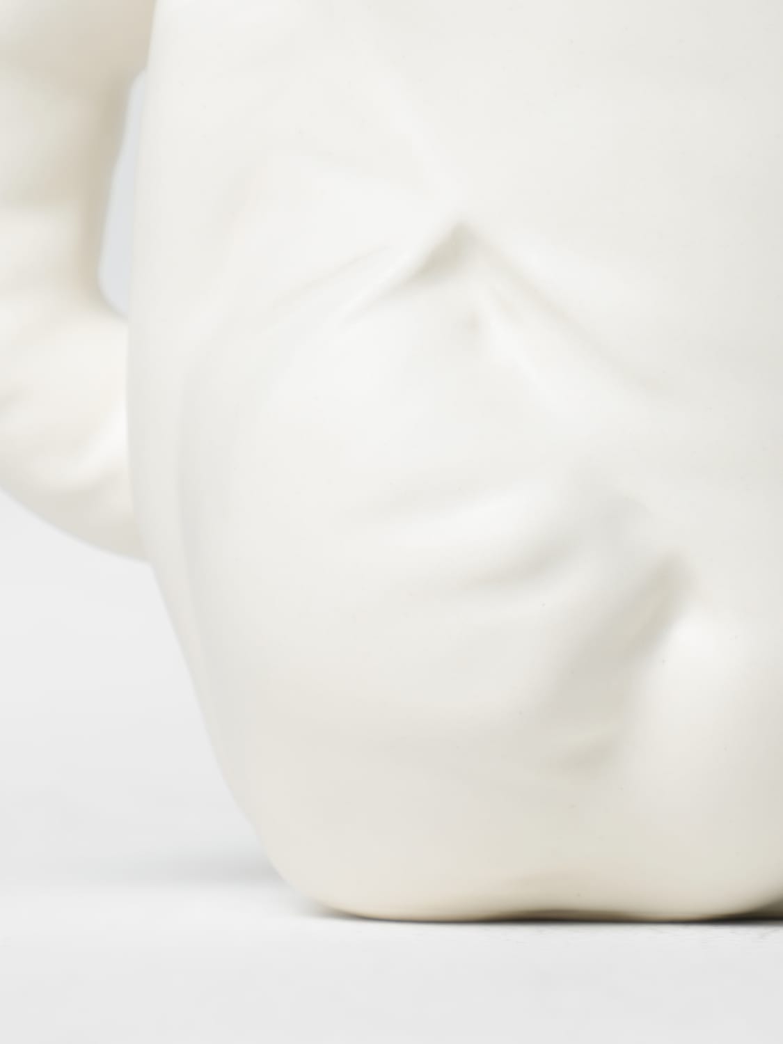 COMPLETEDWORKS BOTTLES AND PITCHERS: Bottles and pitchers lifestyle Completedworks, White - Img 4