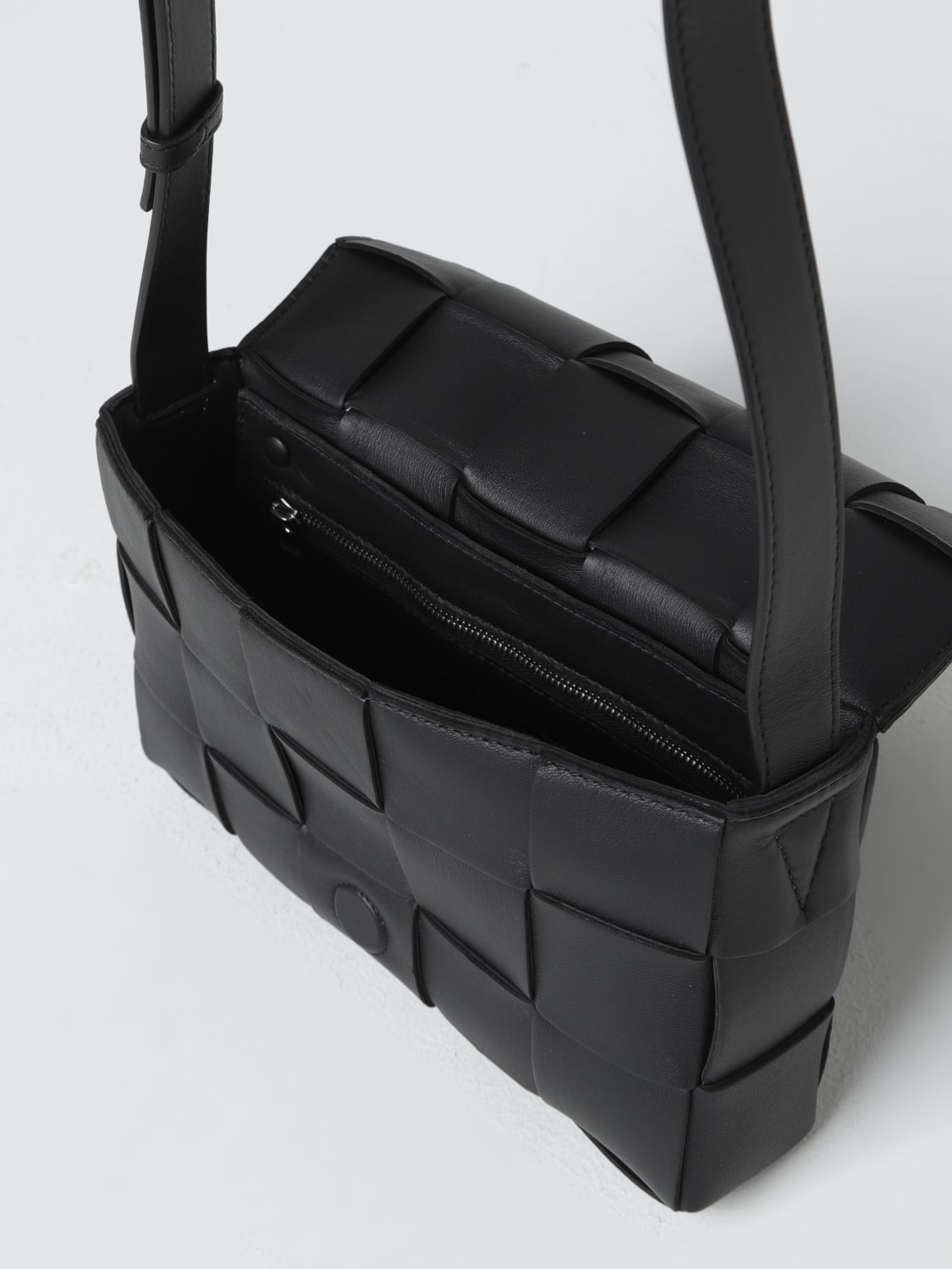 BOTTEGA VENETA MINI BAG: Bottega Veneta Cassette bag in woven nappa, Black - Img 4