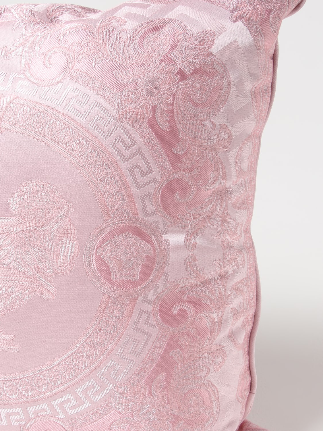 VERSACE HOME COUSSINS: Coussins lifestyle Versace Home, Rose - Img 4