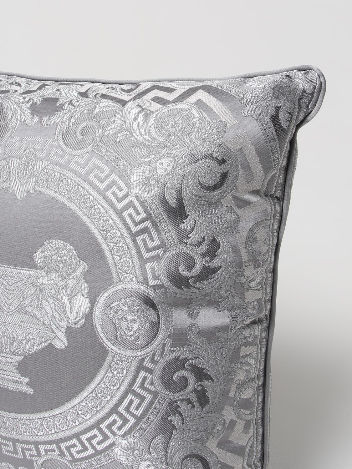 VERSACE HOME CUSCINI: Cuscino Versace Home in misto cotone e seta , Grigio - Img 4