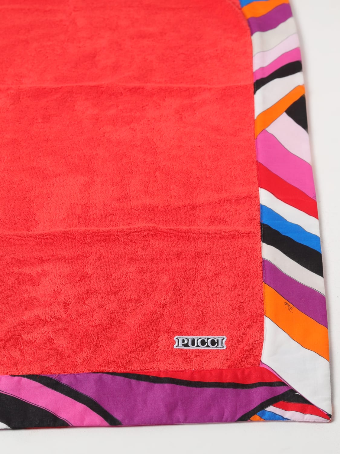 PUCCI BATH AND BEACH TOWELS: Bath and beach towels lifestyle Pucci Junior, 레드 - Img 2