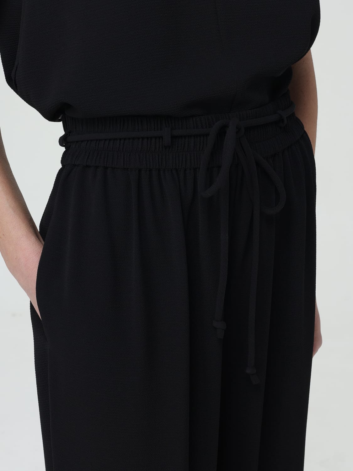 パンツ EMPORIO ARMANI Woman Pants Black E3NP1AF9902 999 Emporio Armani Outlet: Pants woman - Black | Emporio Armani