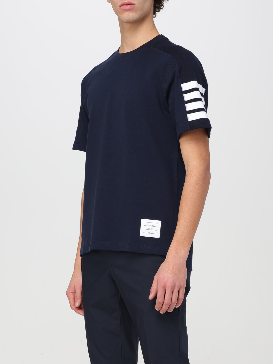 Tシャツ・カットソー THOM BROWNE Men Tops 387730 MJS231A J0055 BLUE Thom Browne logo-patch Denim Shirt | Blue | FARFETCH