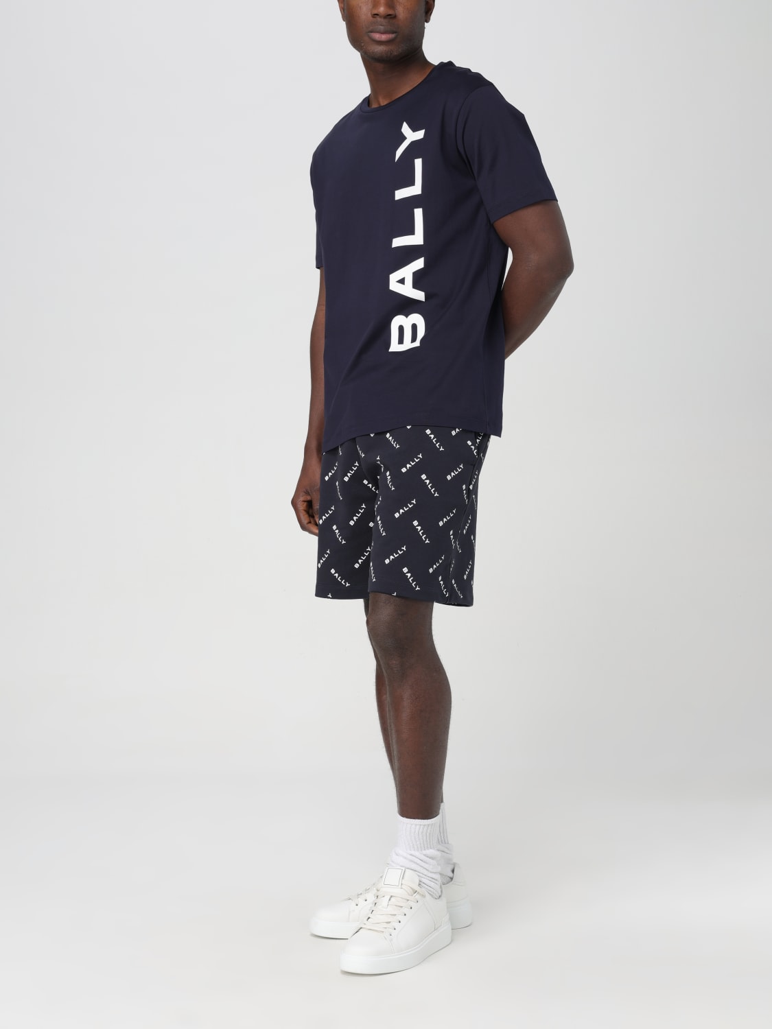 BALLY｜SHORT-SLEEVED ROUND NECK T-SHIRTS (MJE05CCO018-U9 BALLY: T-shirt men - Black | Bally t-shirt MJE05CCO018