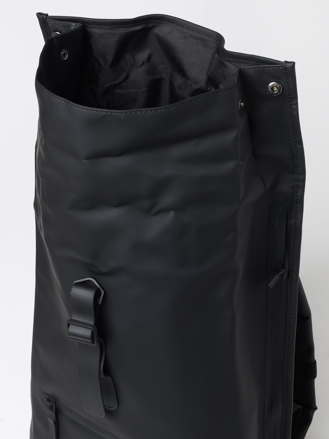 RAINS ZAINO: Zaino Rolltop Rucksack Rains impermeabile in tessuto gommato , Nero - Img 4