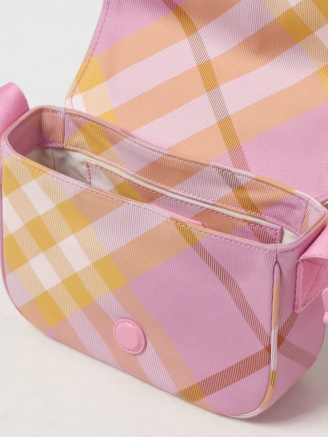 Burberry bag pink online