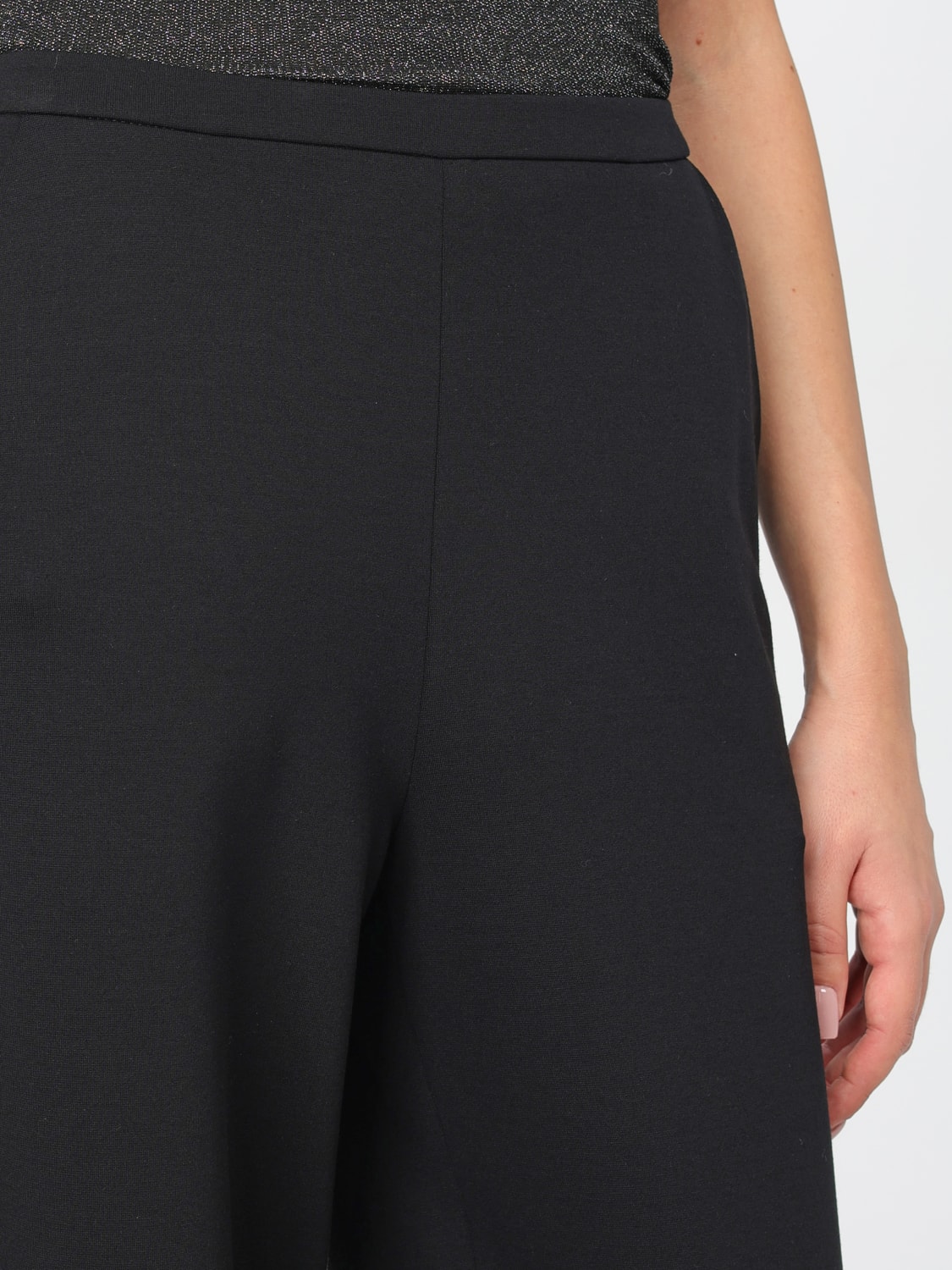 パンツ EMPORIO ARMANI Woman Pants Black 6R2P8B2JFAZ 0999 Emporio Armani Outlet: Pants woman - Black | Emporio Armani