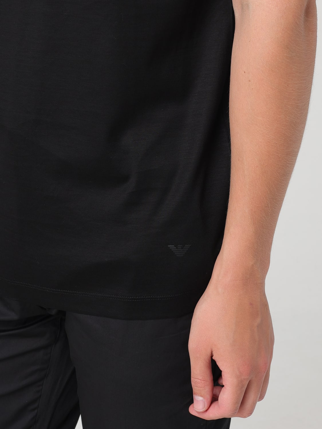 Tシャツ・カットソー EMPORIO ARMANI Men T-shirt Black 8N1TD81JUVZ 0999 emporio armani t-shirt man 8n1te81juvz 8n1te81juvz 0920