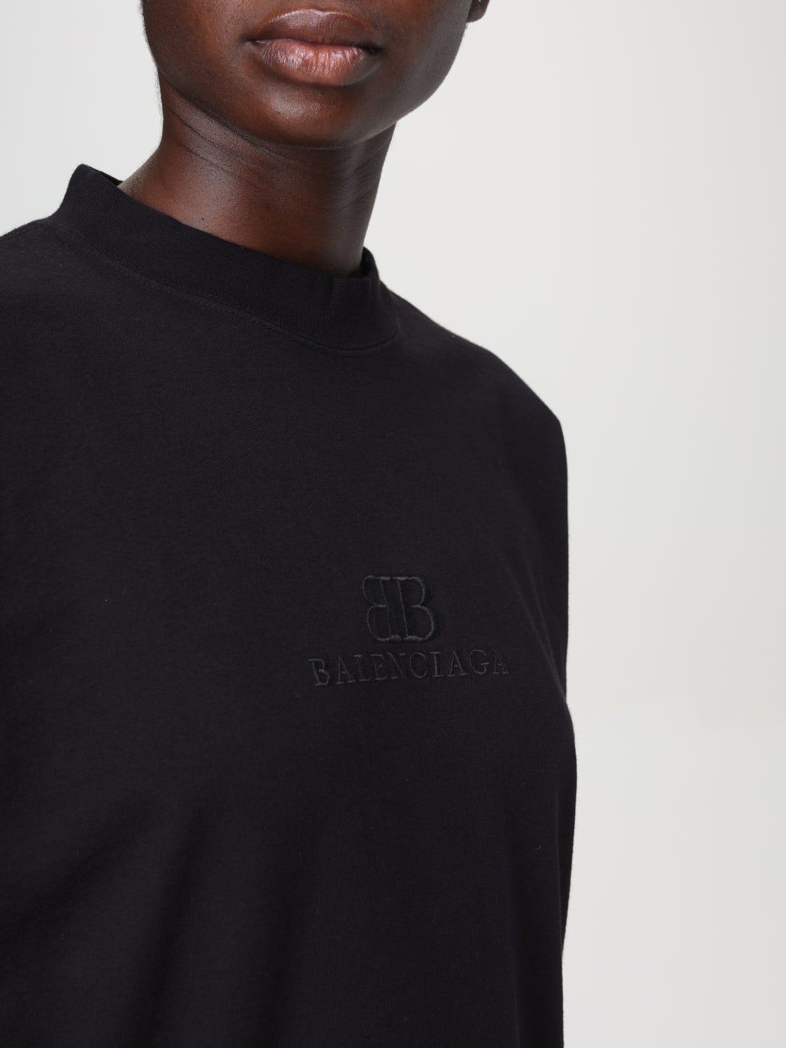 BALENCIAGA T shirt oversize con mini logo Nero T Shirt Balenciaga 764235TQVS8 online su GIGLIO.COM