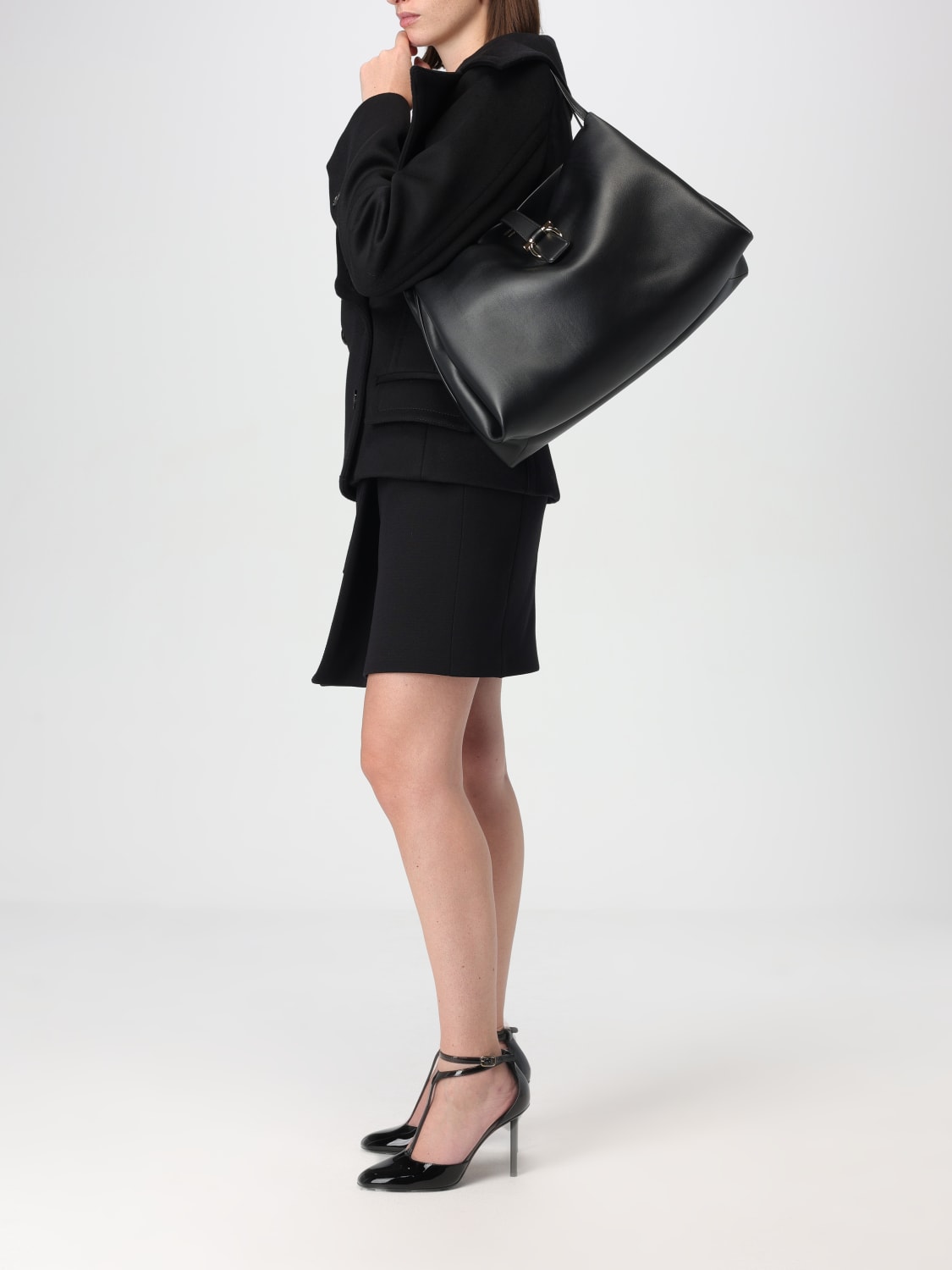 FERRAGAMO TRAGETASCHE: Schultertasche damen Ferragamo, Schwarz - Img 2