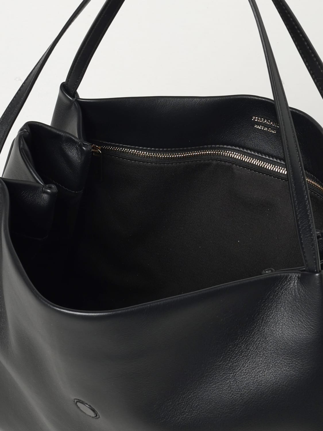 FERRAGAMO TRAGETASCHE: Schultertasche damen Ferragamo, Schwarz - Img 5