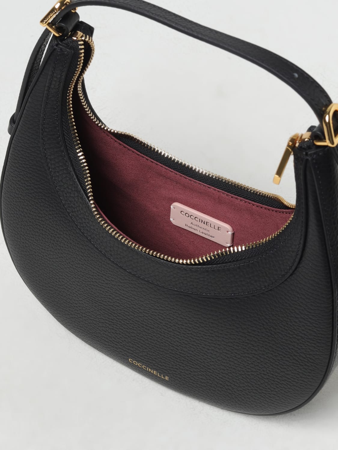 COCCINELLE BORSA A SPALLA: Borsa Whisper Coccinelle in pelle a grana , Nero - Img 4