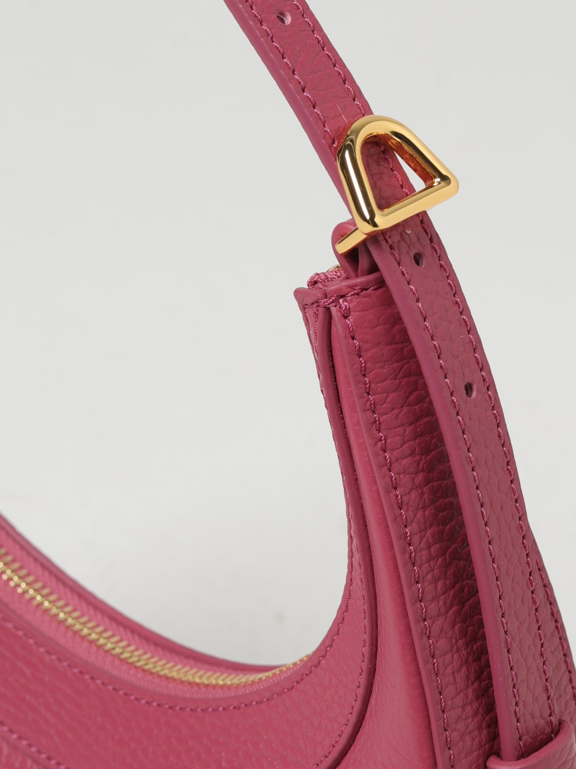 COCCINELLE BORSA A SPALLA: Borsa Whisper Coccinelle in pelle a grana , Fragola - Img 4