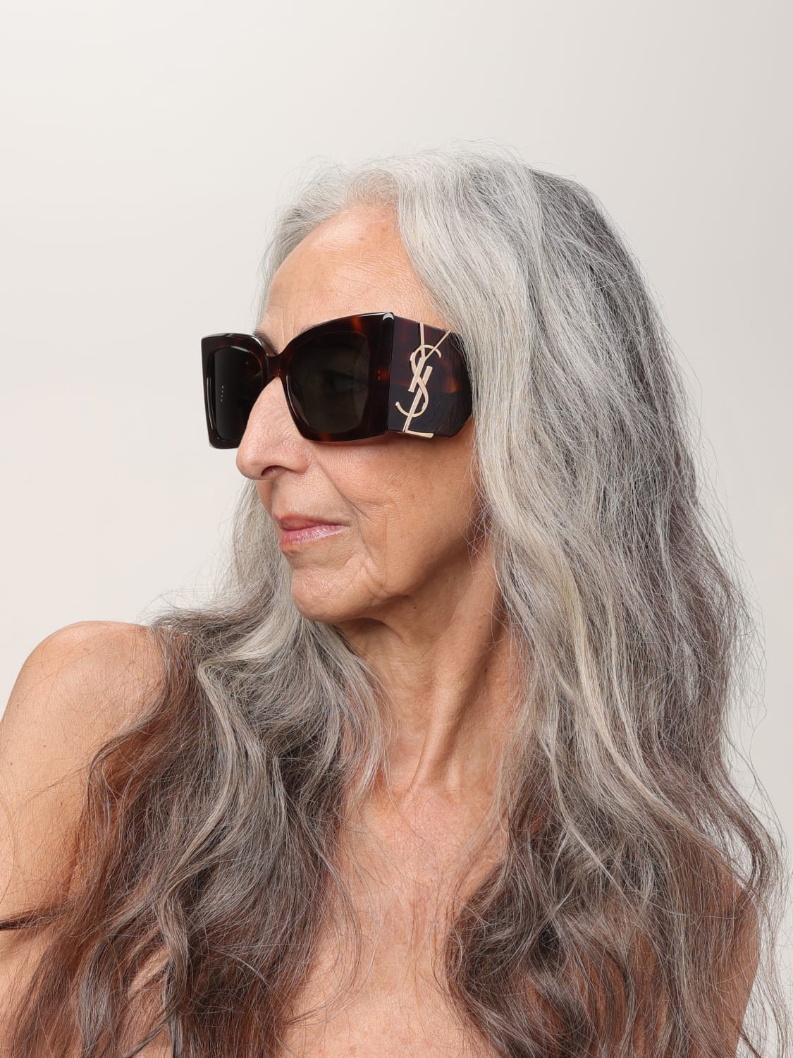 サングラス SAINT LAURENT Woman Sunglasses Brown 736461Y9956 2301 SAINT LAURENT: Sunglasses woman - Brown | Saint Laurent