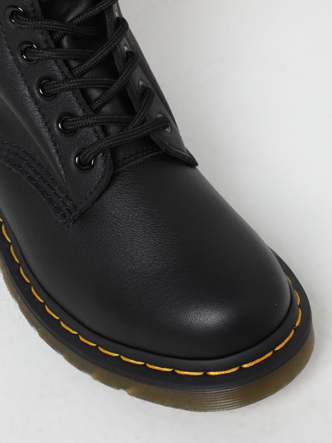 ショートブーツ・ブーティ DR. MARTENS Woman Flat ankle boots Black 13512006 DR. MARTENS: Shoes woman - Black | Dr. Martens flat ankle