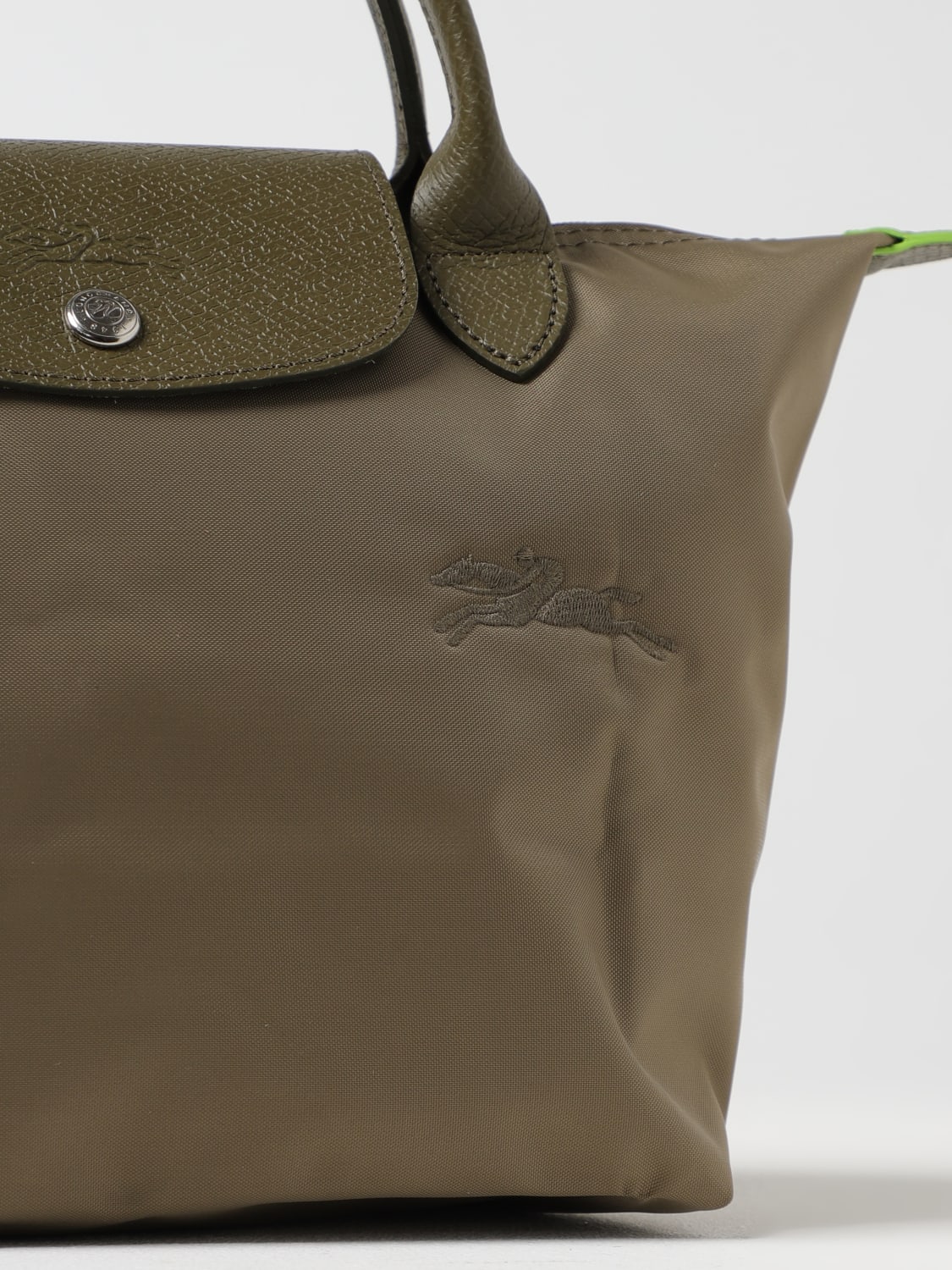 LONGCHAMP BORSA MINI: Borsa Le Pliage Longchamp in nylon e pelle a grana , Mastice - Img 3