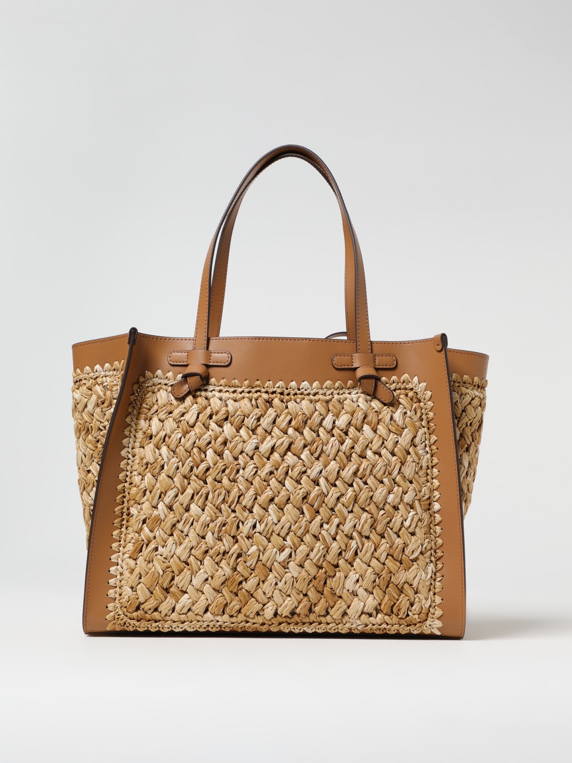 gianni-chiarini-club-marcella.jpg gianni-chiarini-club-marcella.jpg