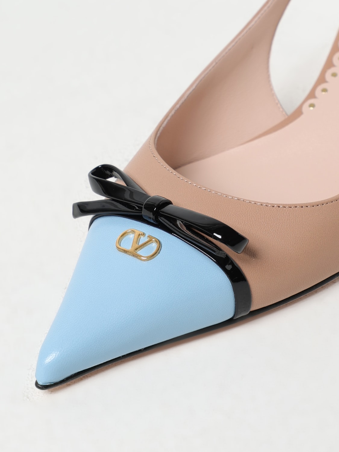 シューズ・サンダルその他 VALENTINO Woman Pumps Ocean 6W2S0LL3YEA CVK VALENTINO GARAVANI: Shoes woman - Ocean | Valentino Garavani