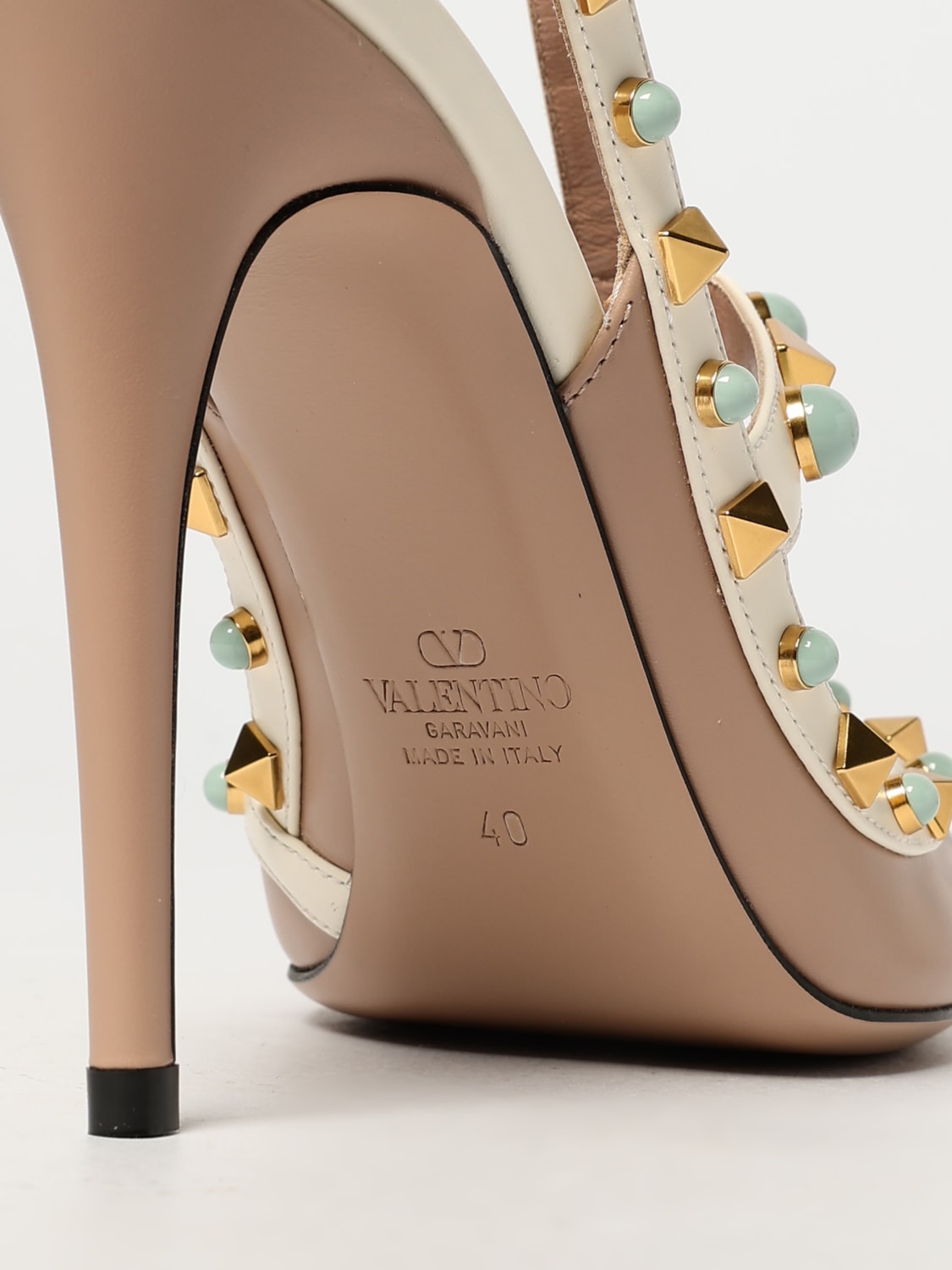 VALENTINO GARAVANI DÉCOLLETÉ: Slingback Rockstud Valentino Garavani in pelle con pietre cabochon, Beige - Img 4