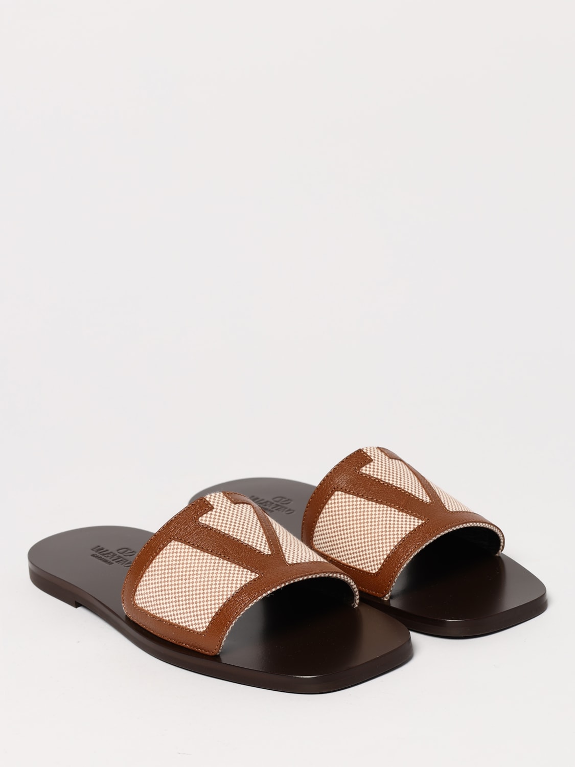 サンダル VALENTINO GARAVANI Men Sandals Leather 6Y2S0J72JHB ZS5 VALENTINO GARAVANI: Shoes men - Leather | Valentino Garavani