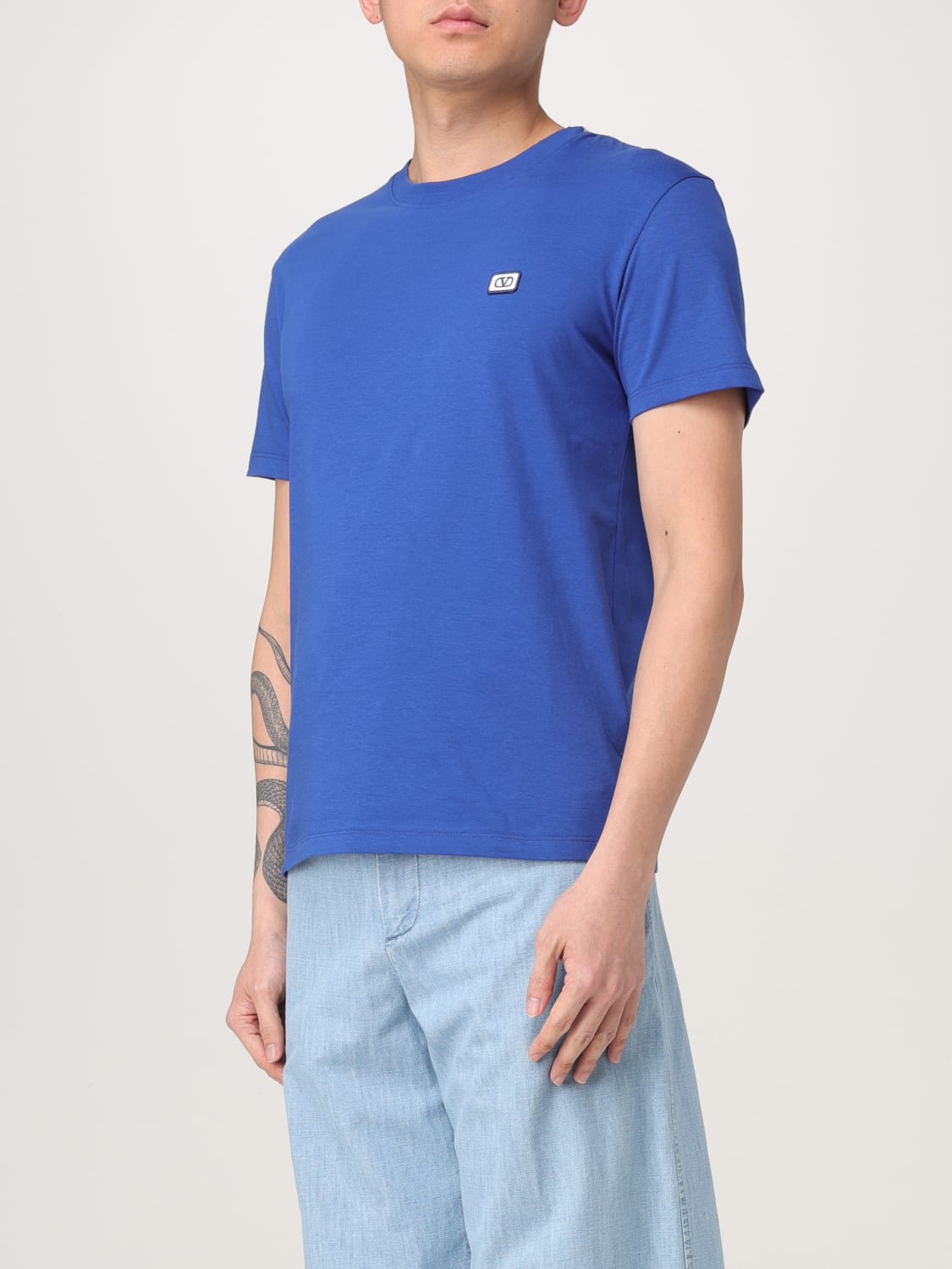 Tシャツ・カットソー VALENTINO Men T-shirt Blue 6V3MG10VAQ8 B01 VALENTINO: T-shirt men - Blue | Valentino t-shirt