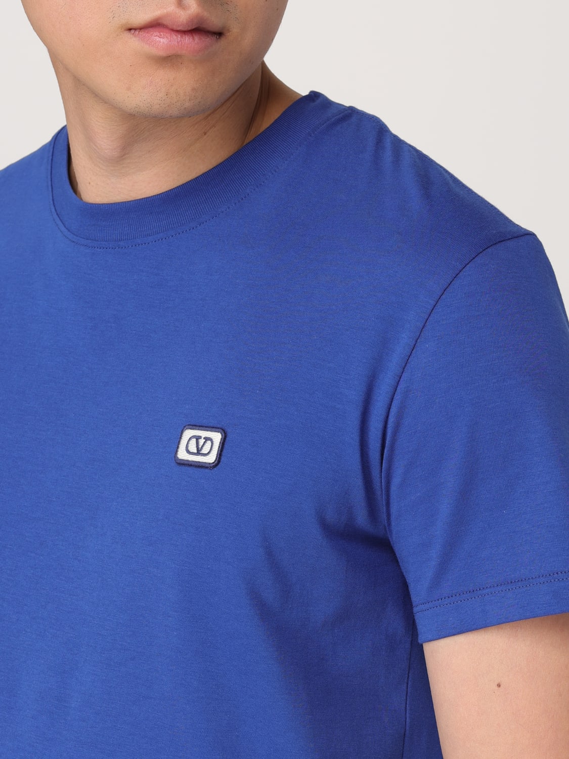 Tシャツ・カットソー VALENTINO Men T-shirt Blue 6V3MG10VAQ8 B01 VALENTINO: T-shirt men - Blue | Valentino t-shirt