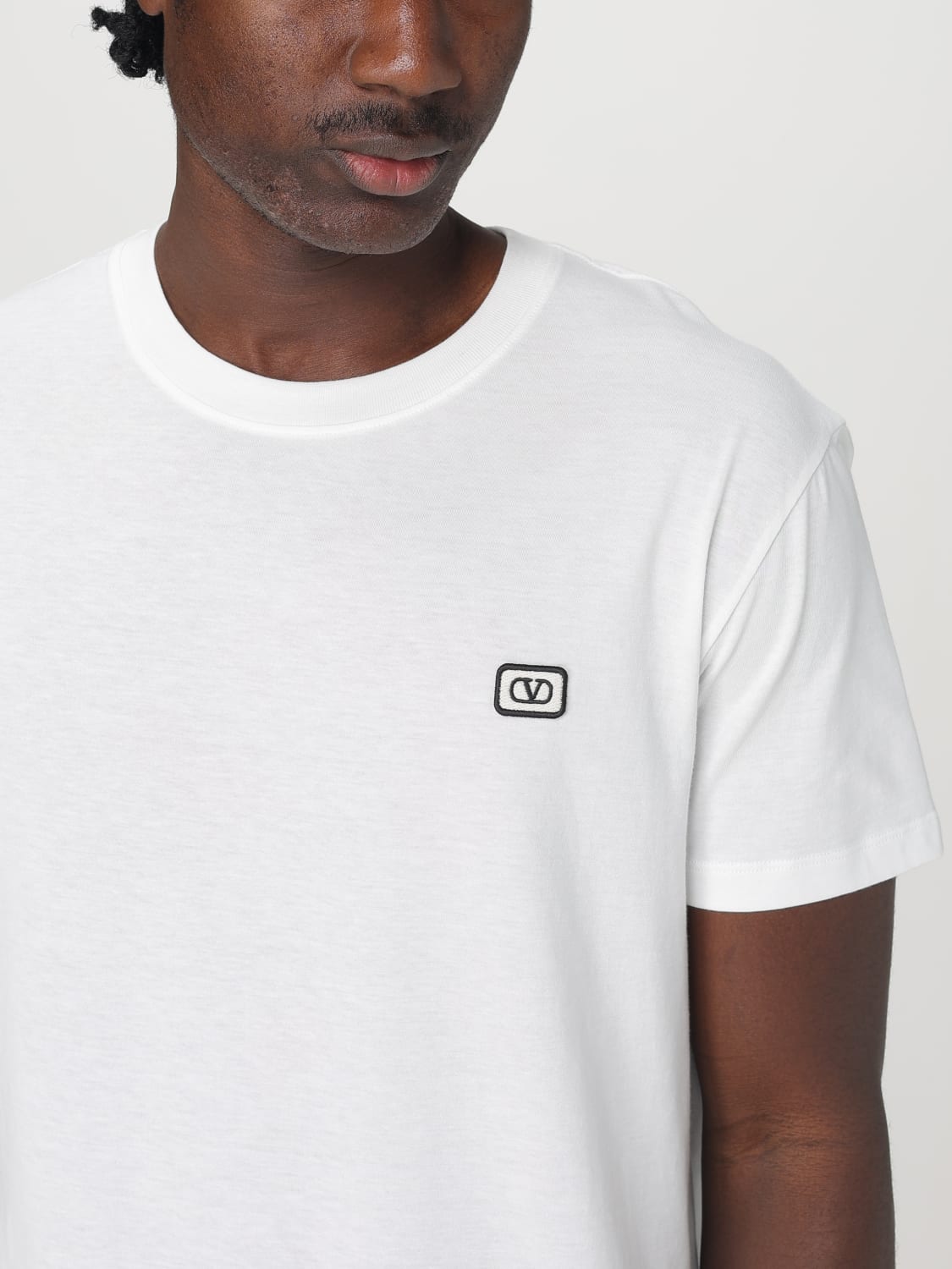 Tシャツ・カットソー VALENTINO Men T-shirt Ivory 6V3MG10VAQ8 A03 VALENTINO: T-shirt men - Ivory | Valentino t-shirt