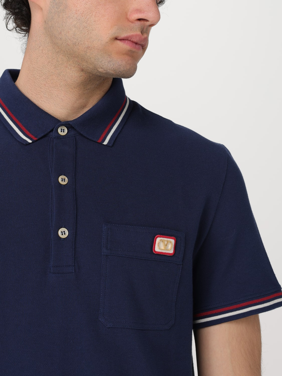 Tシャツ・カットソー VALENTINO POLO SHIRT WITH VLOGO PATCH (6V3MH01KAQJ D51) Valentino Polo Shirt with VLogo Patch for Men – LOZURI®
