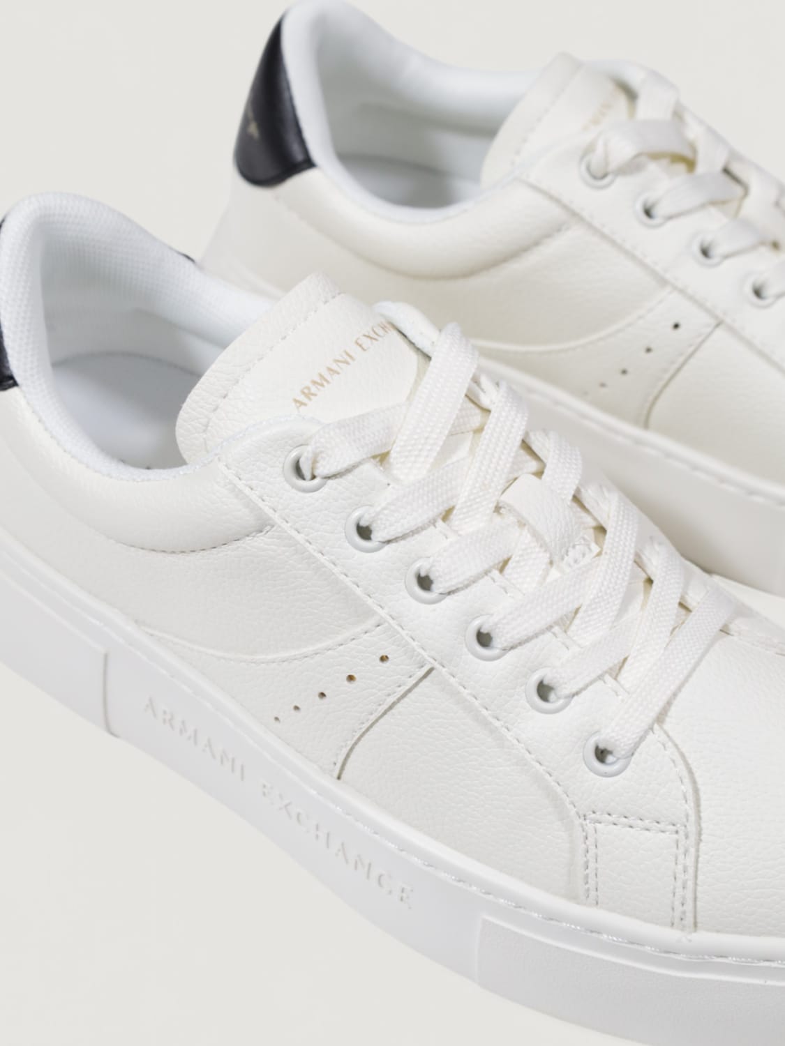 スニーカー ARMANI EXCHANGE Woman Sneakers Black XDX179XV930 N480 ARMANI EXCHANGE: Sneakers woman - Black | Armani Exchange