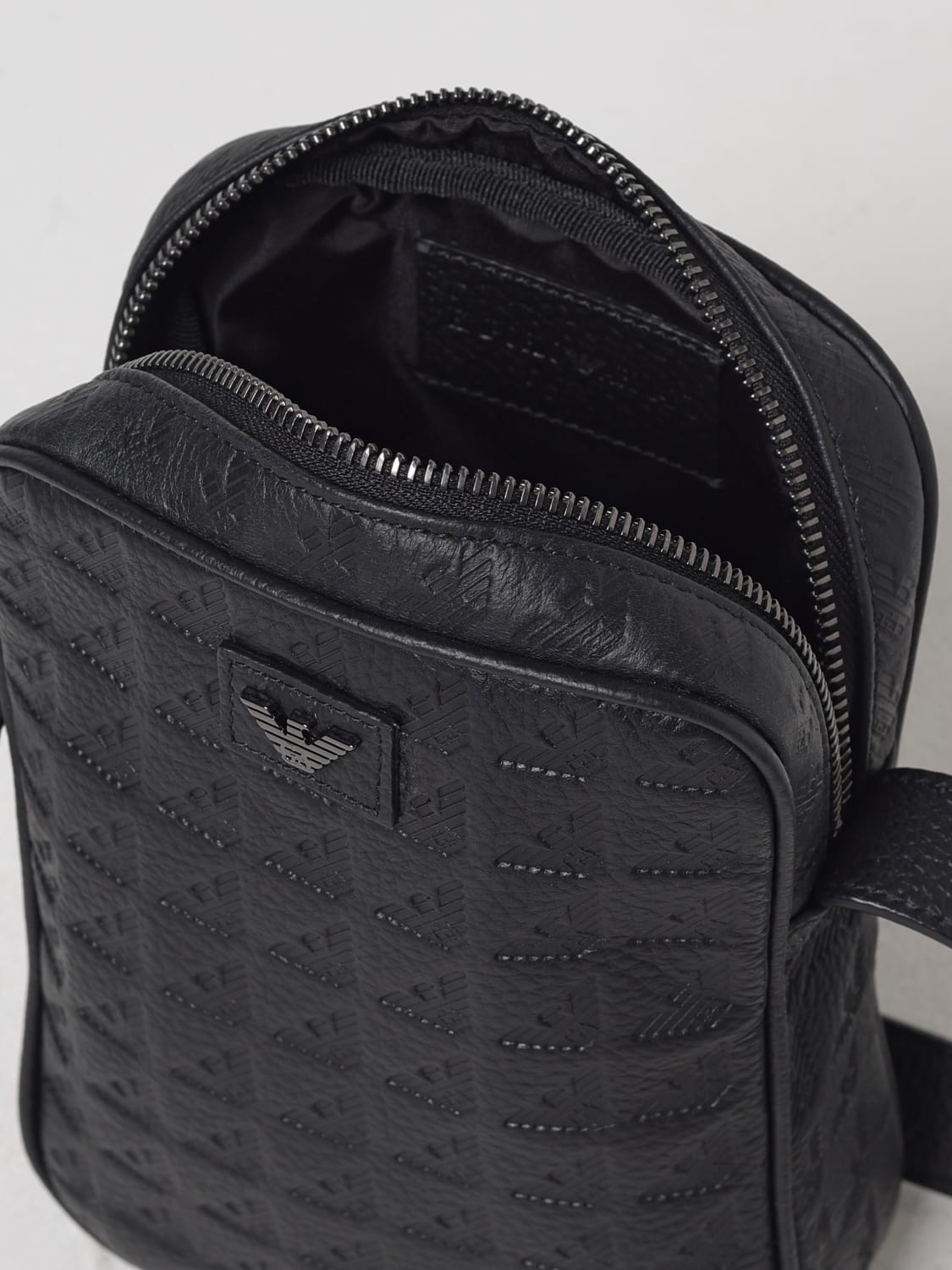 ショルダーバッグ EMPORIO ARMANI Men Shoulder bag Black EM001737AF14774 UC001 EMPORIO ARMANI: Bags men - Black | Emporio Armani shoulder