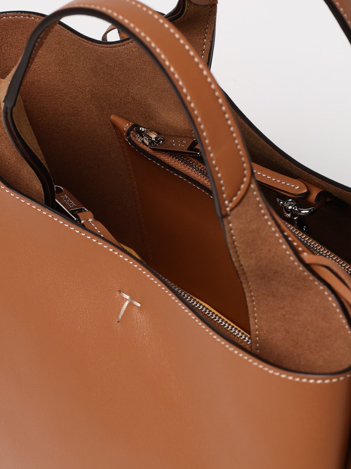 ハンドバッグ TOD'S Woman Handbag Leather XBWAPAFL1F0XEA S410 TOD'S: Shoulder bag woman - Leather | Tod's handbag