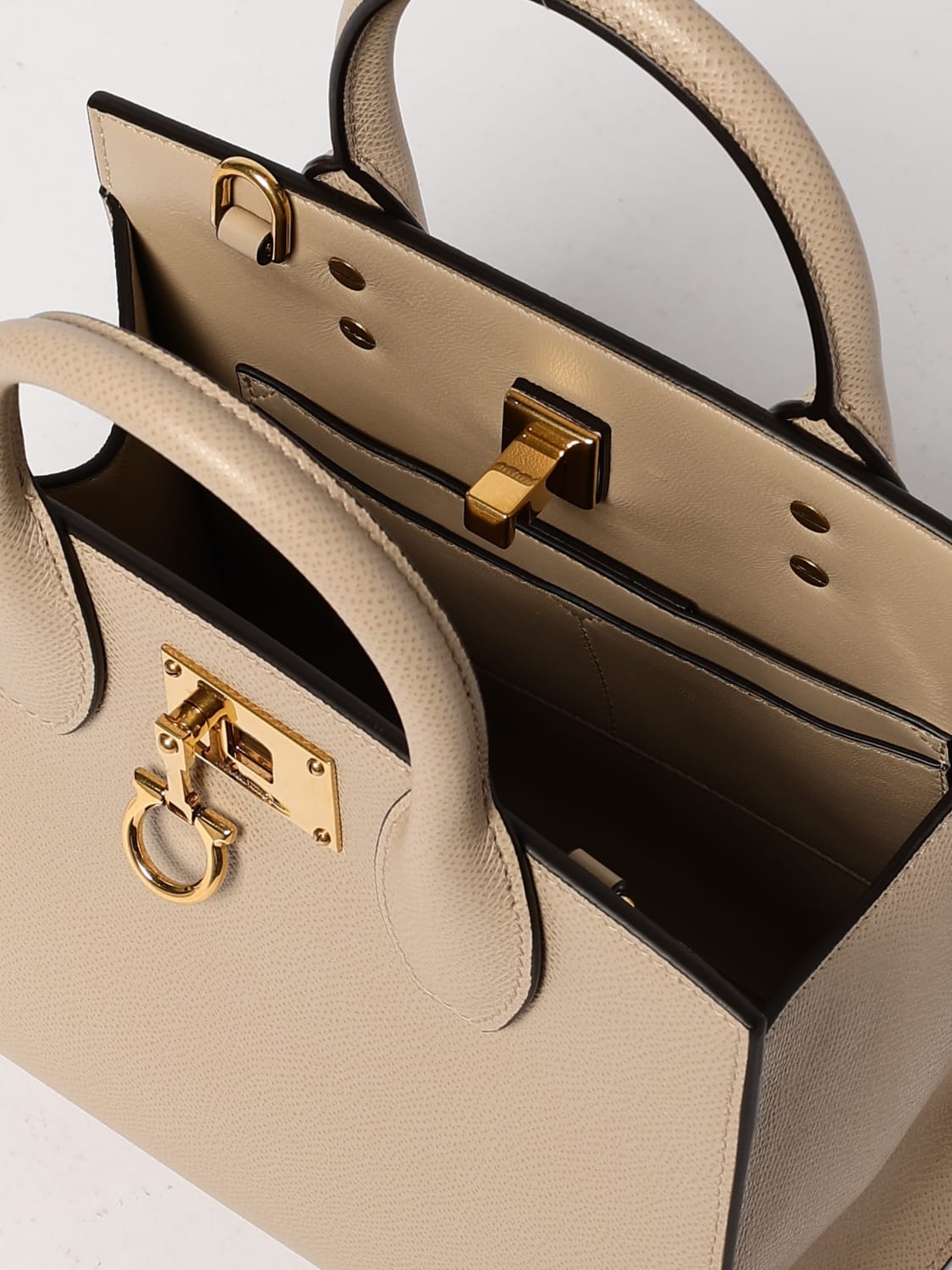 FERRAGAMO MINI SAC: Sac porté épaule femme Ferragamo, Brun - Img 5