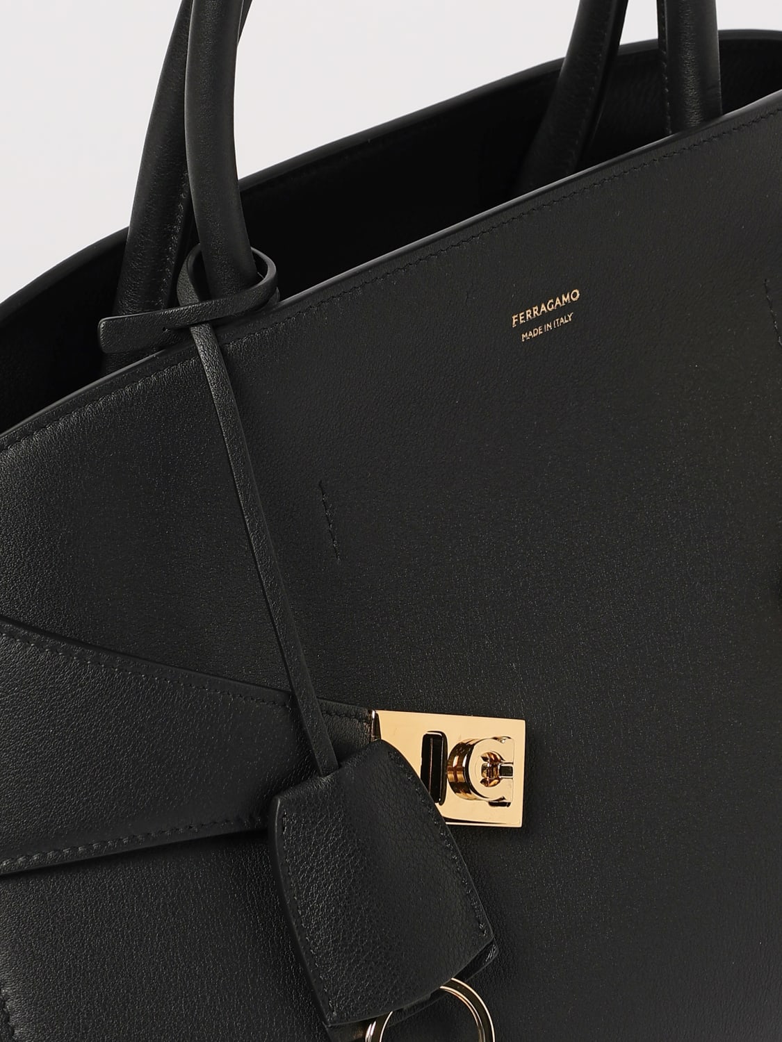 FERRAGAMO: Shoulder bag woman - Black | Ferragamo handbag