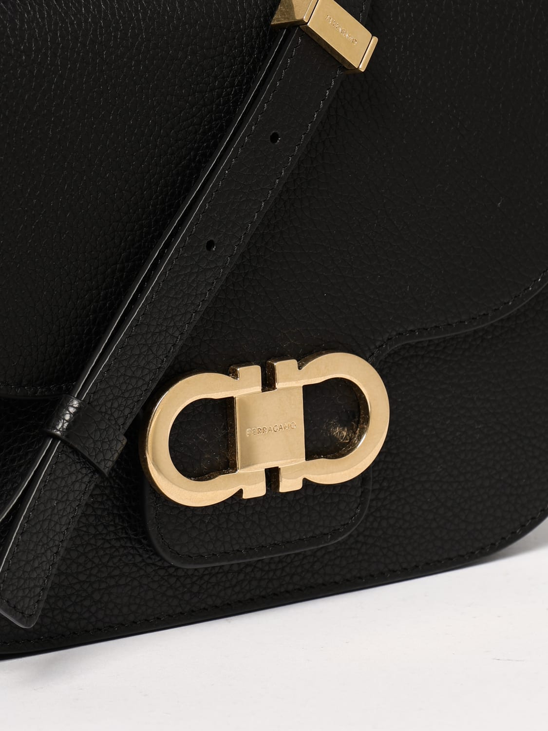 ショルダーバッグ・ポシェット FERRAGAMO Woman Shoulder bag Black 219867 781033 005 FERRAGAMO: Shoulder bag woman - Black | Ferragamo mini bag