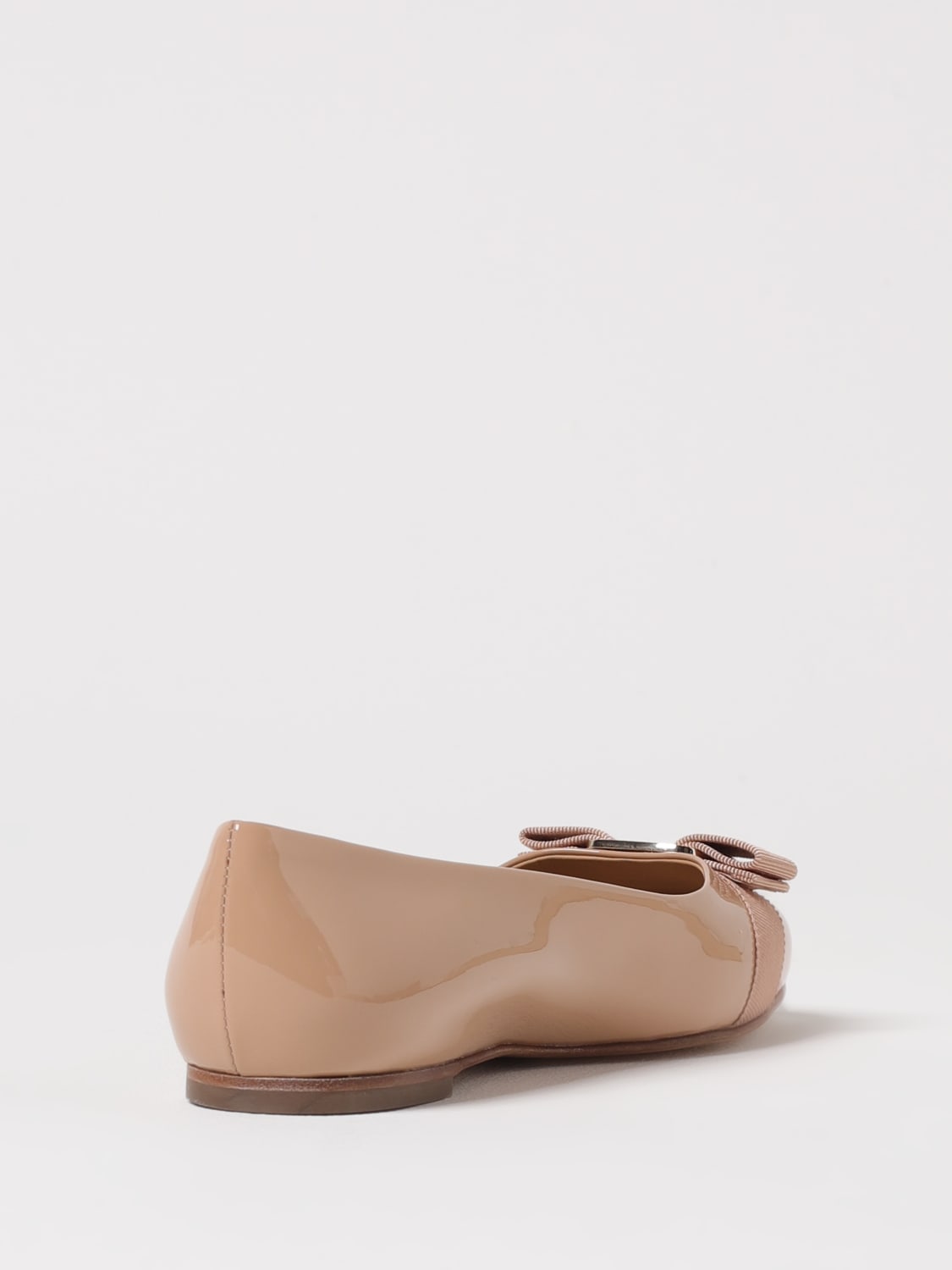フラットシューズ FERRAGAMO Woman Ballet flats Blush Pink 01A181 753657 787 FERRAGAMO: Shoes woman - Blush Pink | Ferragamo ballet flats