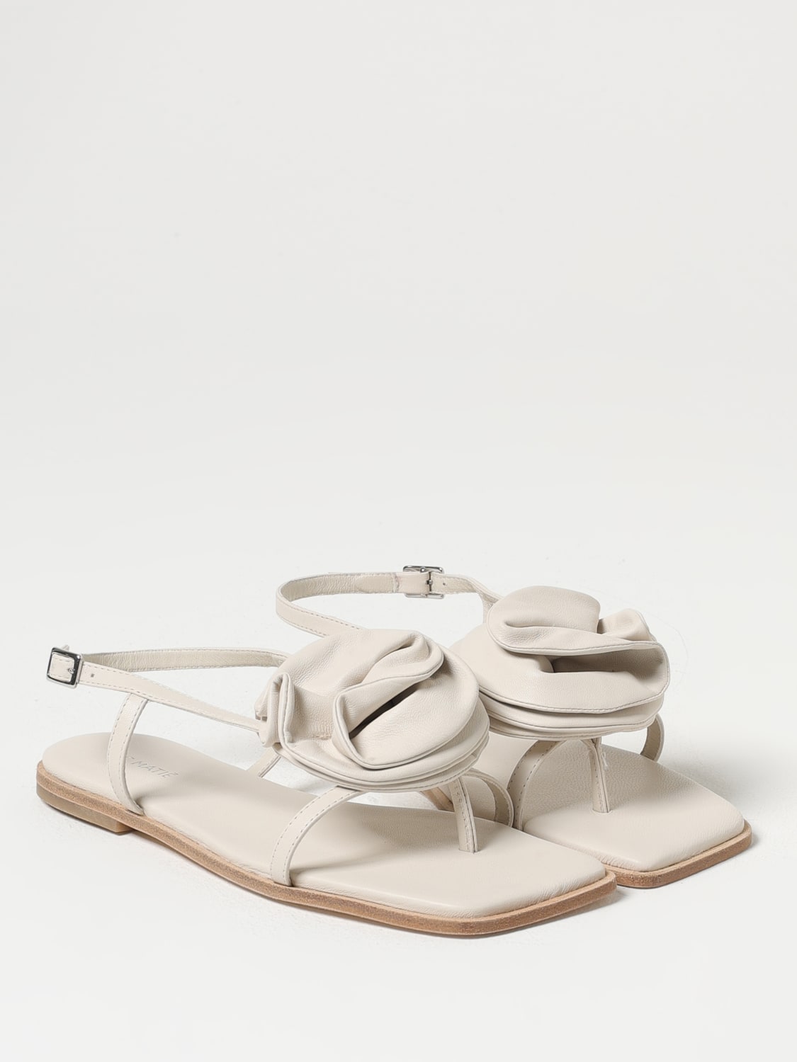 シューズ・サンダルその他 VIC MATIE Woman Flat sandals Cream 1G3760DG42G200 112 VIC MATIÉ: Shoes woman - Cream | Vic Matié flat sandals